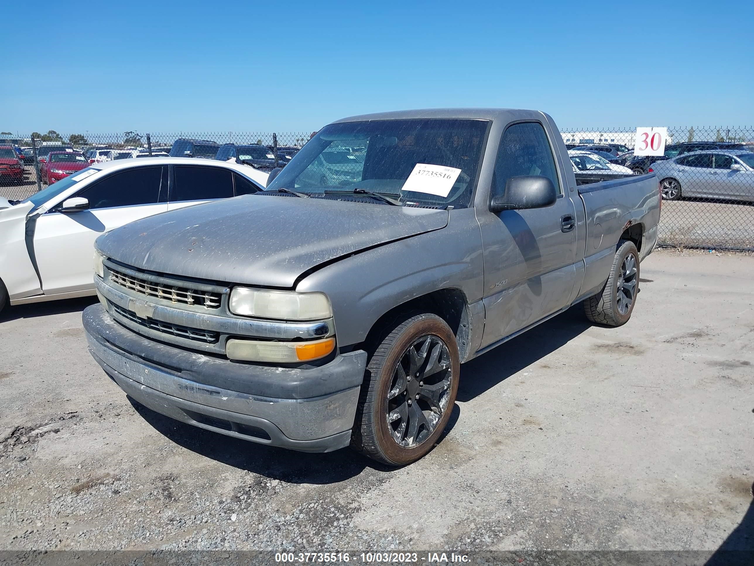 Photo 1 VIN: 1GCEC14W82Z158814 - CHEVROLET SILVERADO 