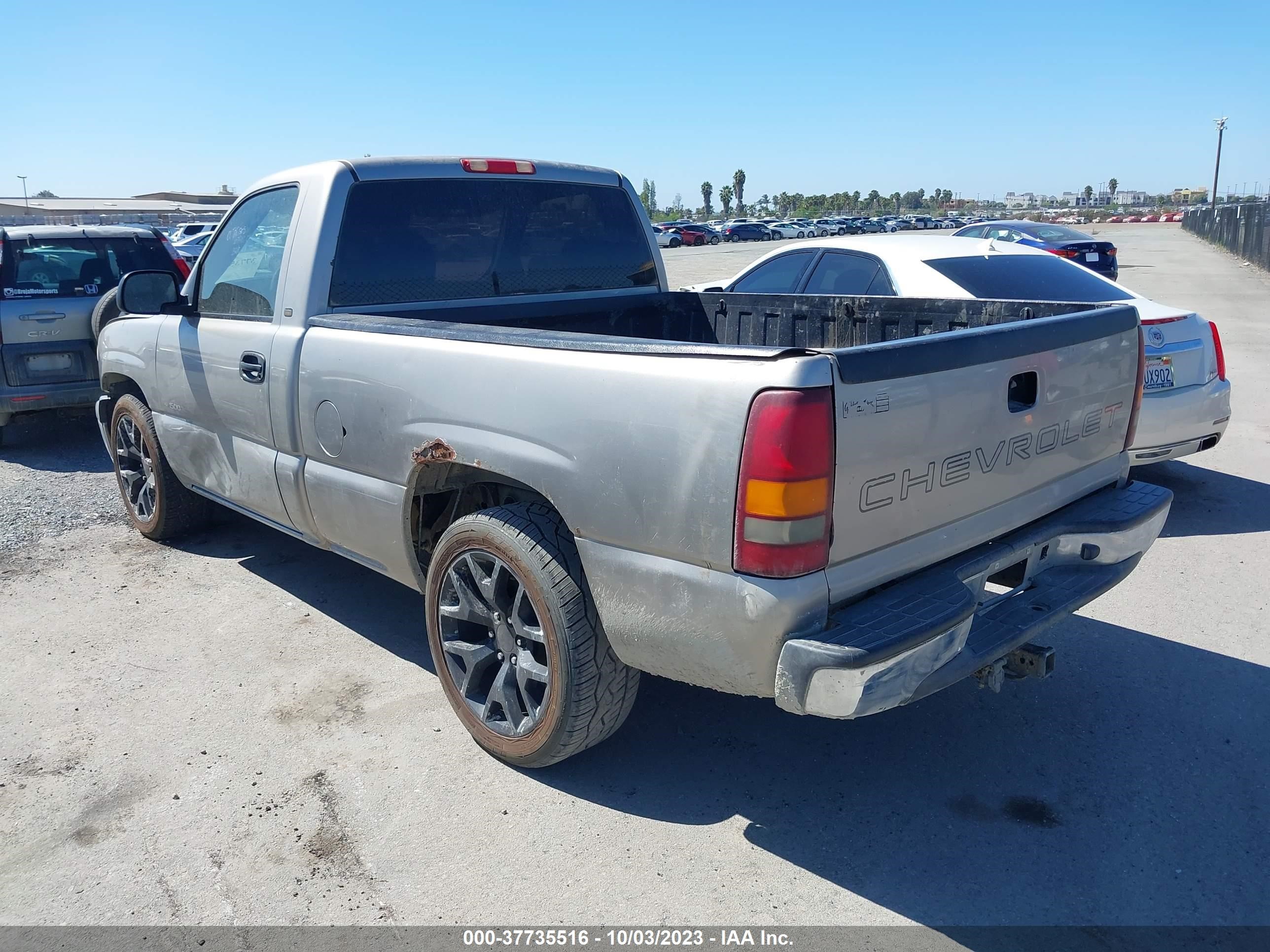 Photo 2 VIN: 1GCEC14W82Z158814 - CHEVROLET SILVERADO 