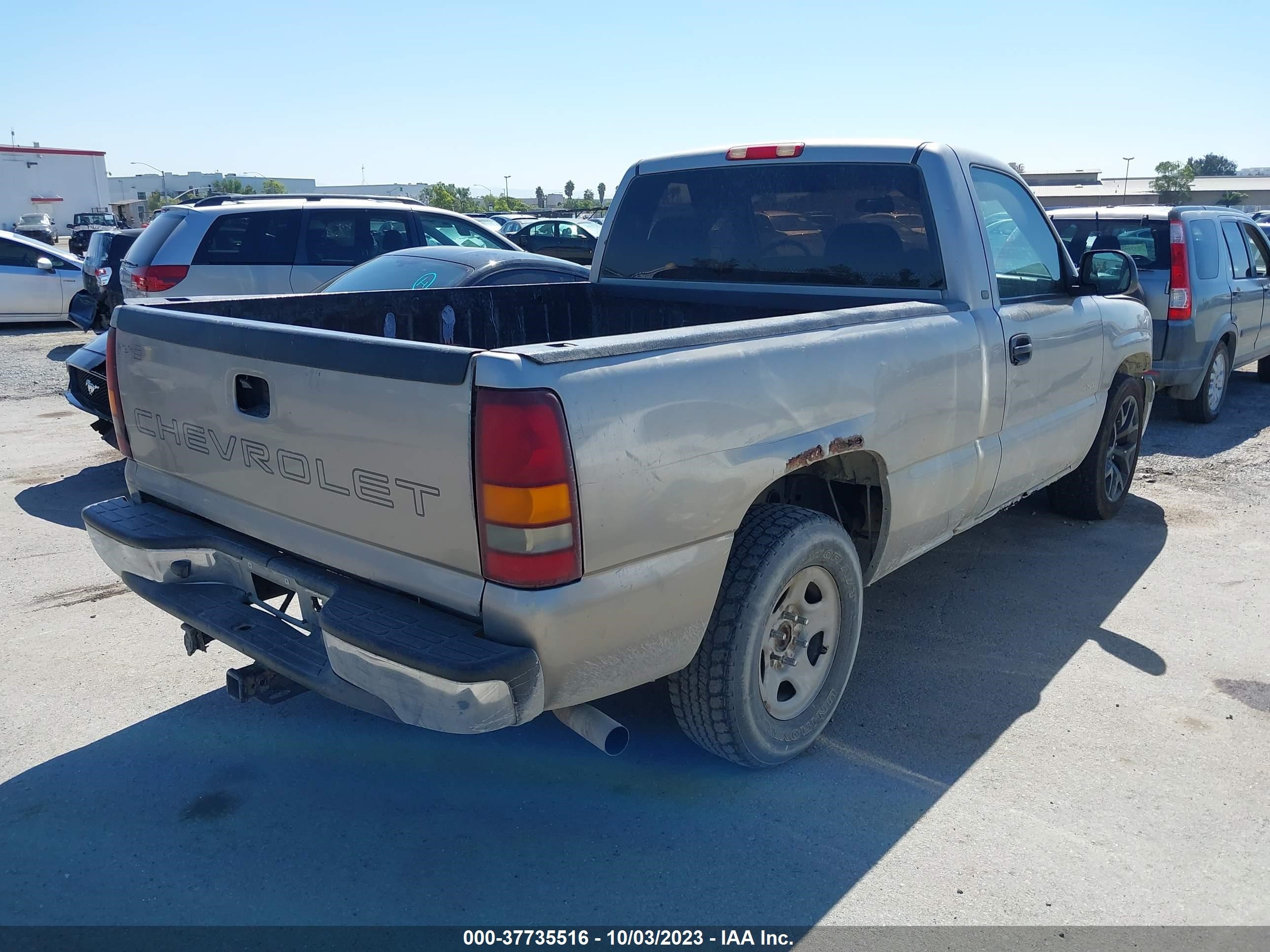 Photo 3 VIN: 1GCEC14W82Z158814 - CHEVROLET SILVERADO 