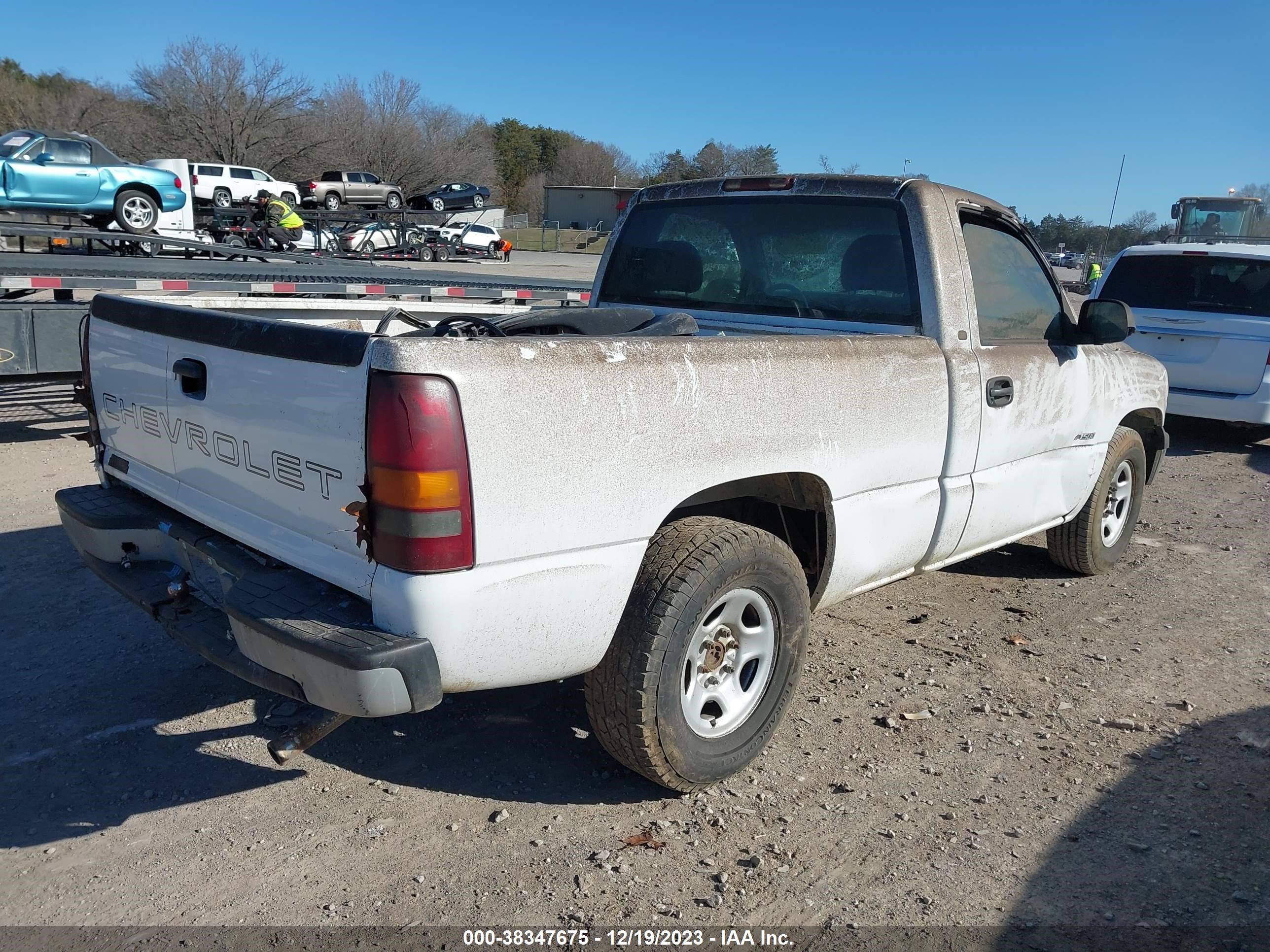 Photo 3 VIN: 1GCEC14W8YZ342353 - CHEVROLET SILVERADO 