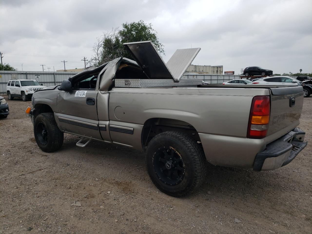 Photo 1 VIN: 1GCEC14W92Z310812 - CHEVROLET SILVERADO 