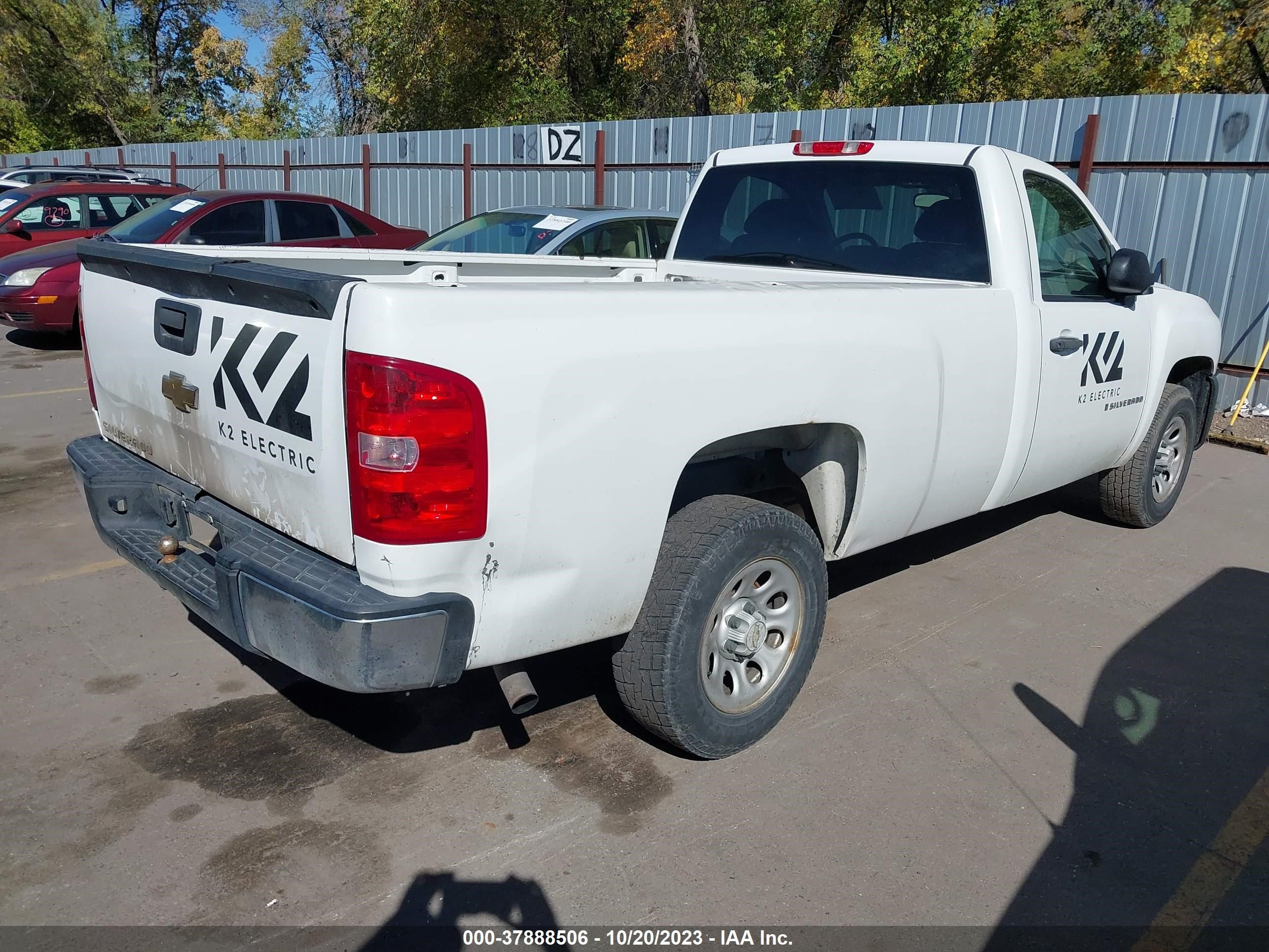 Photo 3 VIN: 1GCEC14X08Z109673 - CHEVROLET SILVERADO 