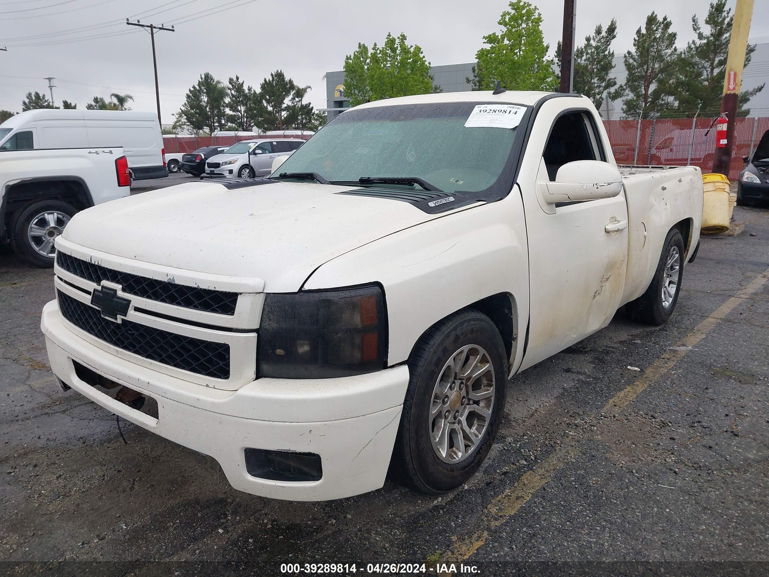 Photo 1 VIN: 1GCEC14X08Z168027 - CHEVROLET SILVERADO 