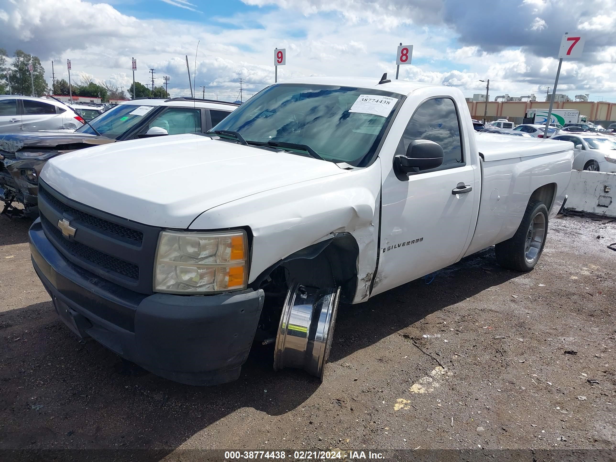 Photo 1 VIN: 1GCEC14X08Z181327 - CHEVROLET SILVERADO 