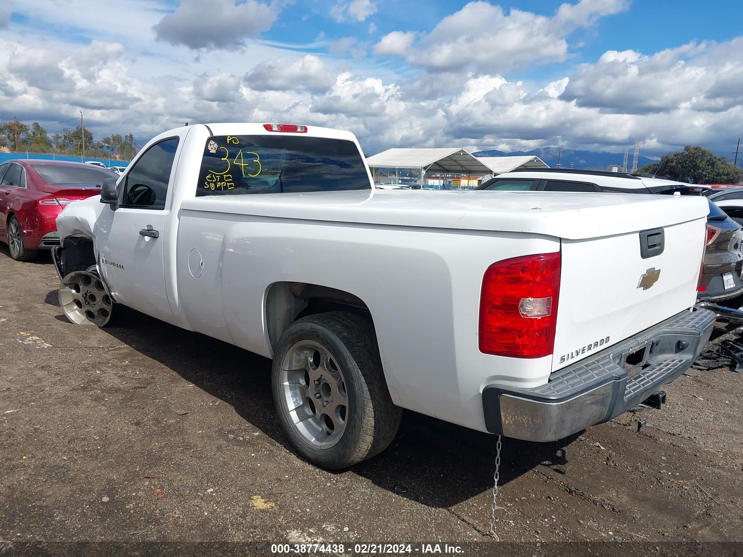 Photo 2 VIN: 1GCEC14X08Z181327 - CHEVROLET SILVERADO 