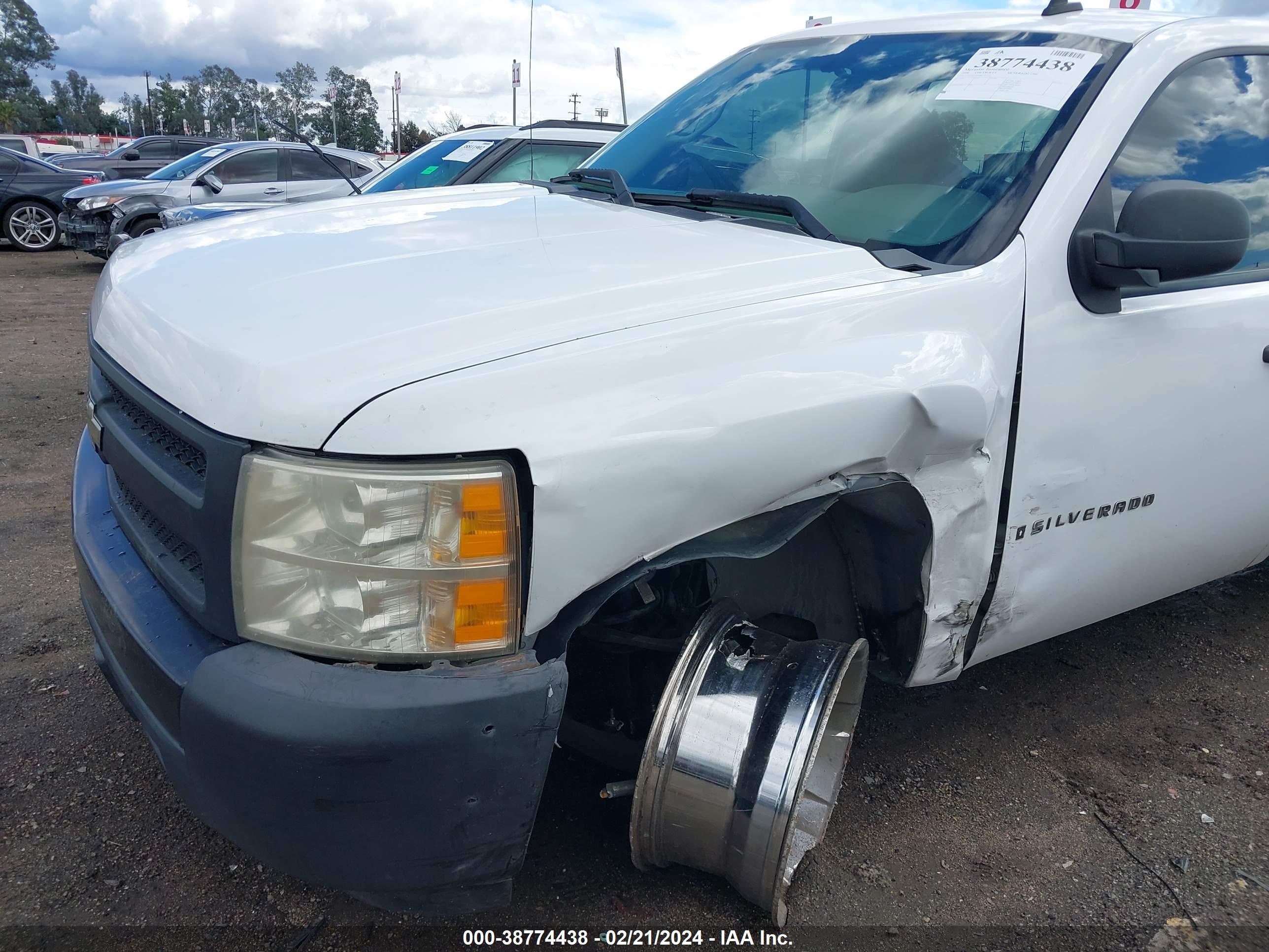 Photo 5 VIN: 1GCEC14X08Z181327 - CHEVROLET SILVERADO 