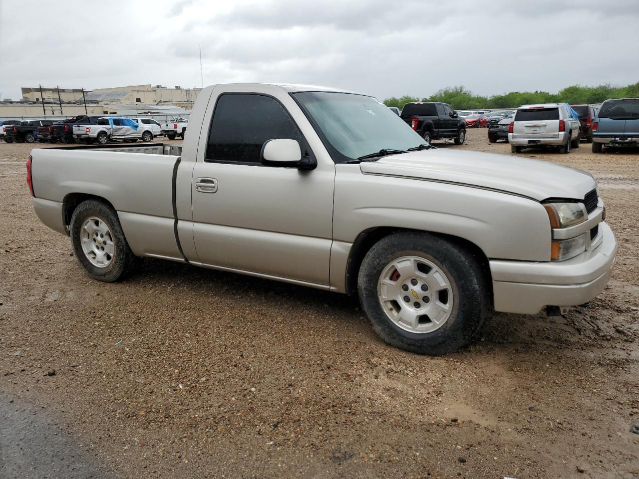 Photo 3 VIN: 1GCEC14X15Z186340 - CHEVROLET SILVERADO 