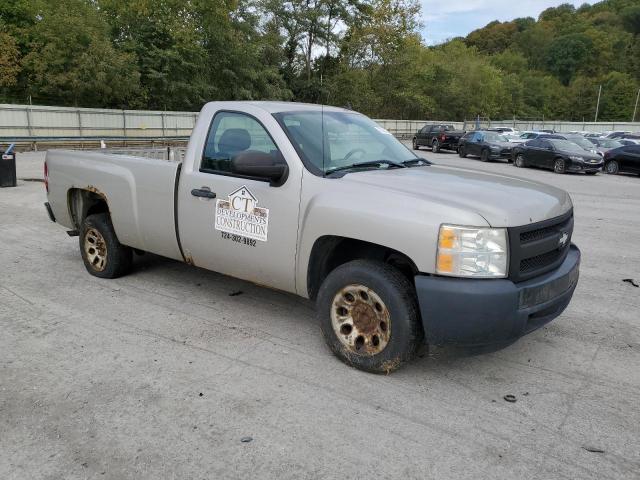 Photo 3 VIN: 1GCEC14X18Z133013 - CHEVROLET SILVERADO 