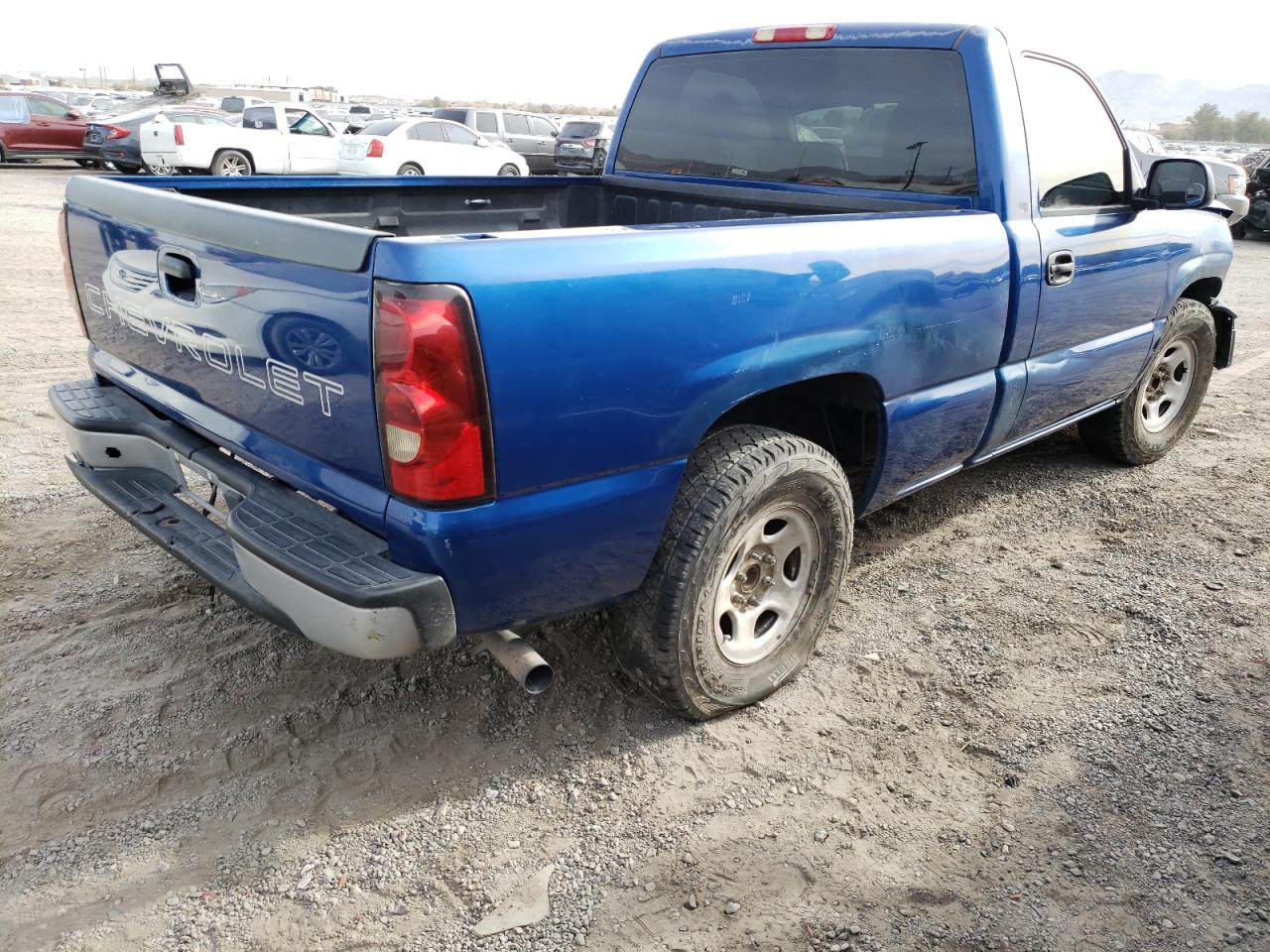 Photo 2 VIN: 1GCEC14X24Z111399 - CHEVROLET SILVERADO 