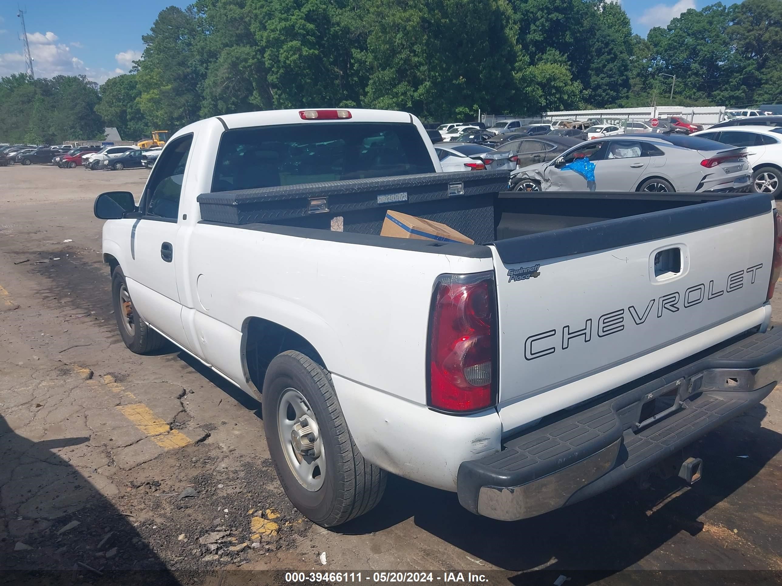 Photo 2 VIN: 1GCEC14X44Z120461 - CHEVROLET SILVERADO 