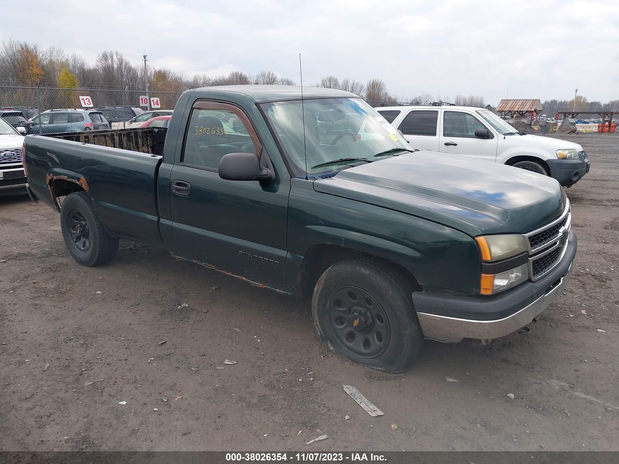 Photo 0 VIN: 1GCEC14X46Z102206 - CHEVROLET SILVERADO 