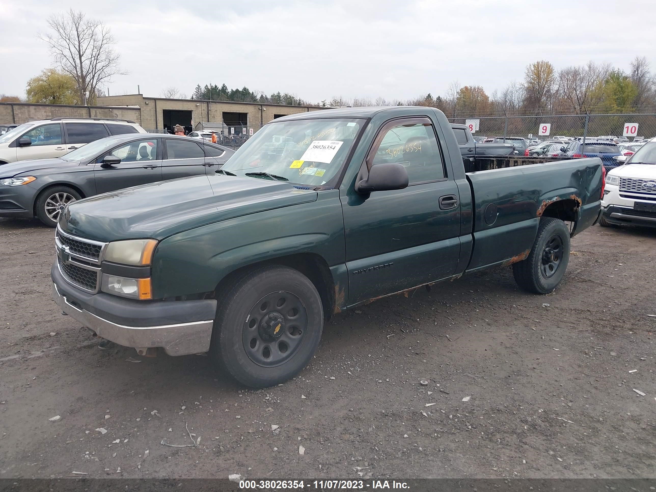 Photo 1 VIN: 1GCEC14X46Z102206 - CHEVROLET SILVERADO 