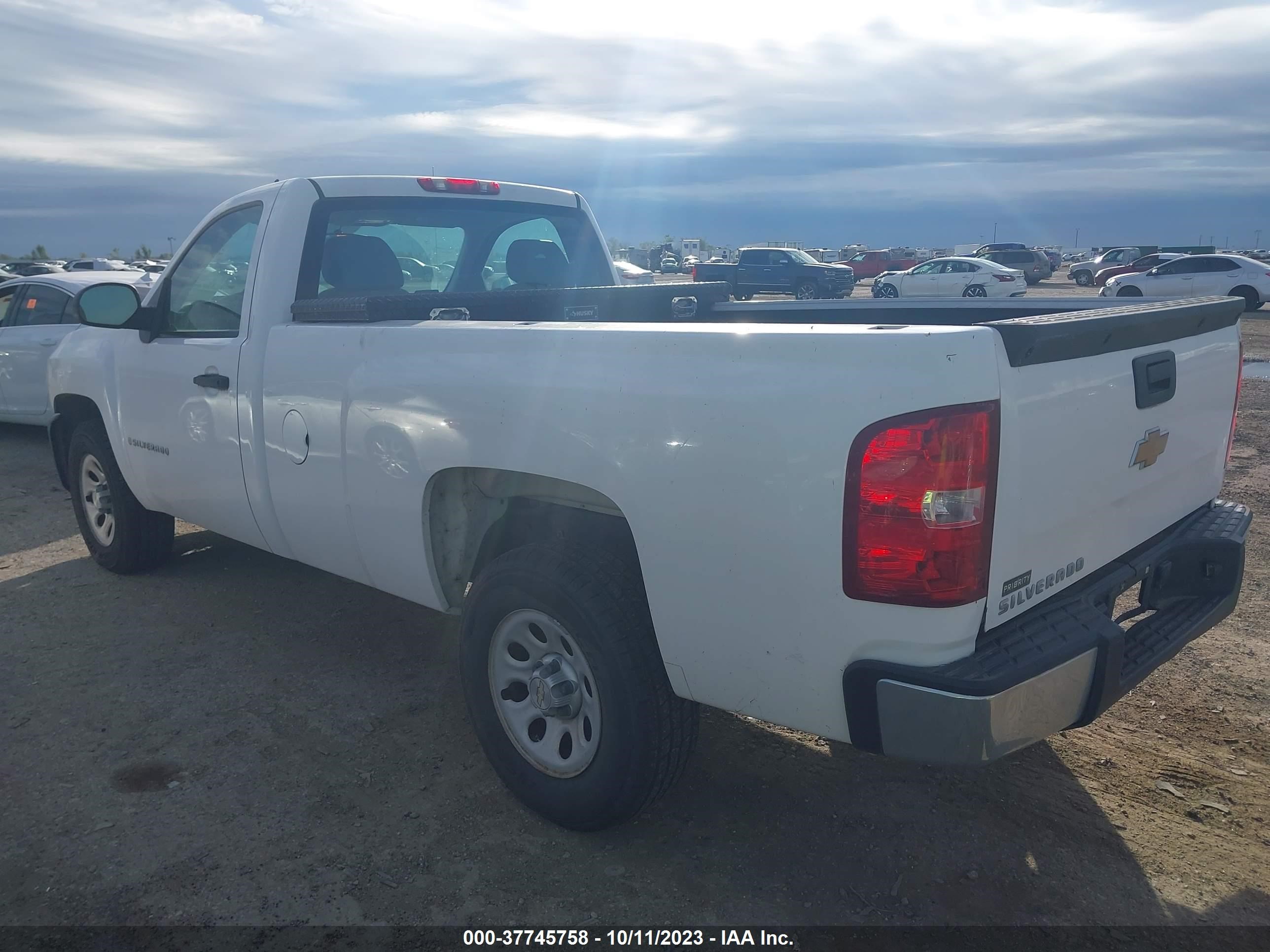 Photo 2 VIN: 1GCEC14X49Z232510 - CHEVROLET SILVERADO 