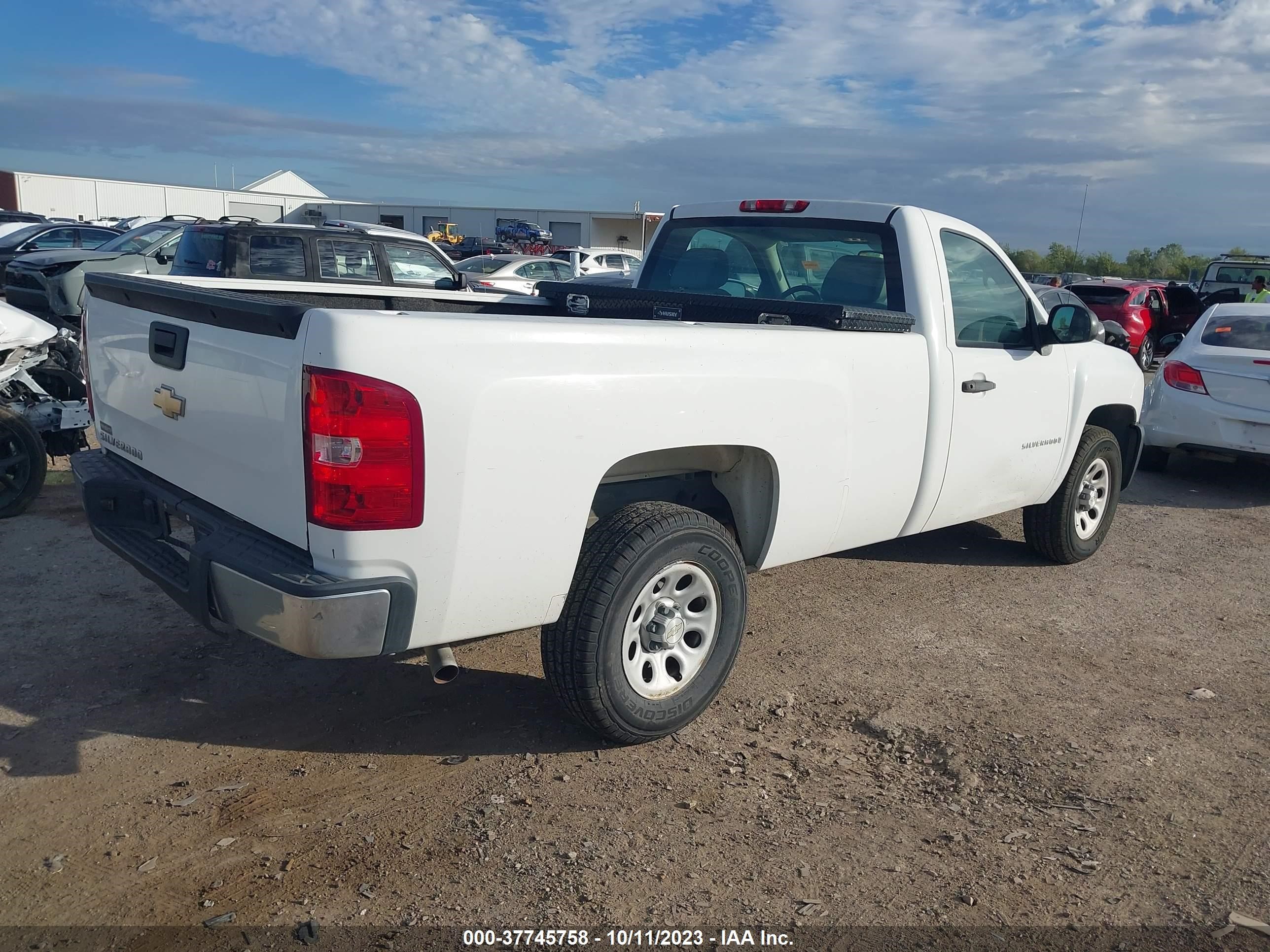 Photo 3 VIN: 1GCEC14X49Z232510 - CHEVROLET SILVERADO 