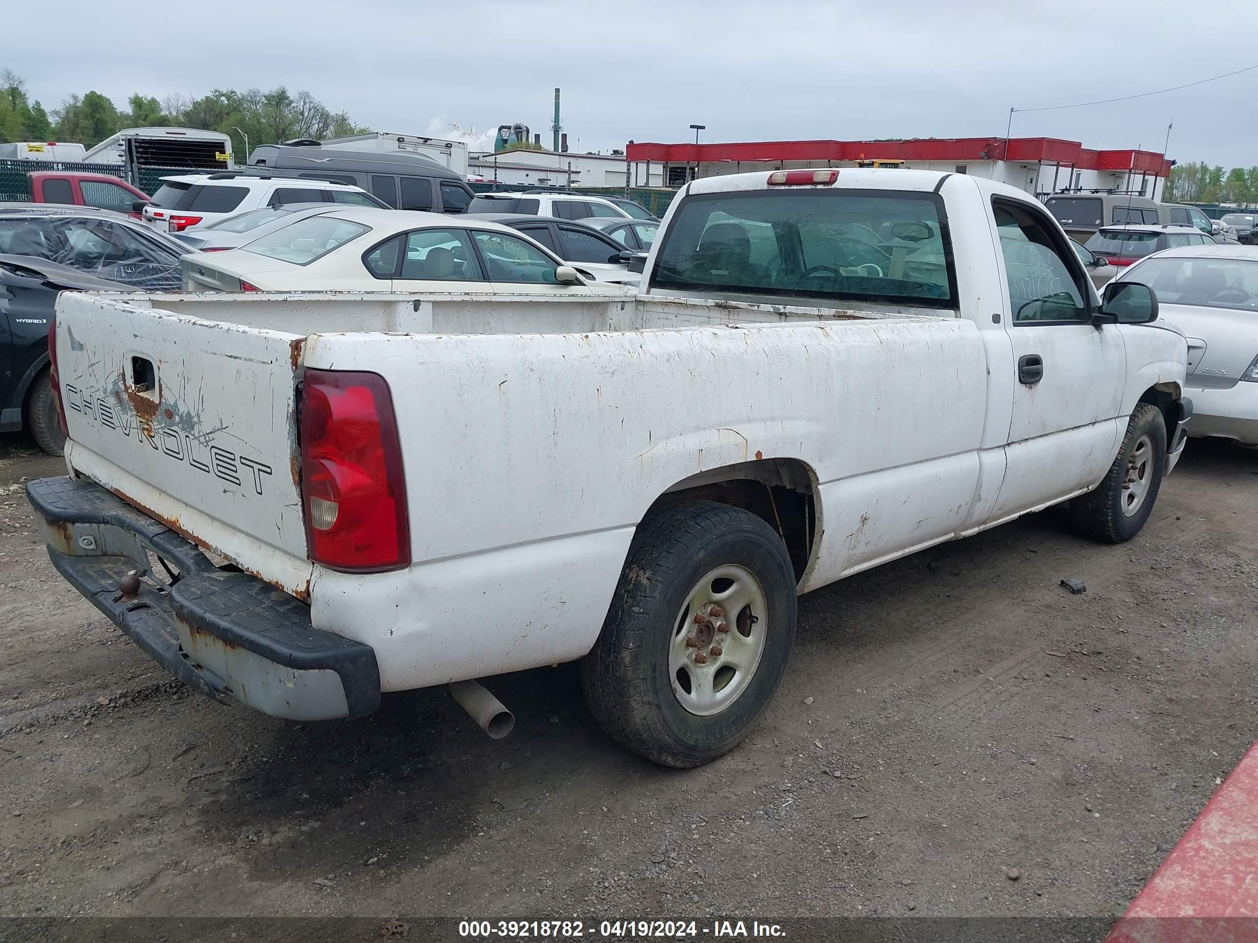 Photo 3 VIN: 1GCEC14X53Z184507 - CHEVROLET SILVERADO 