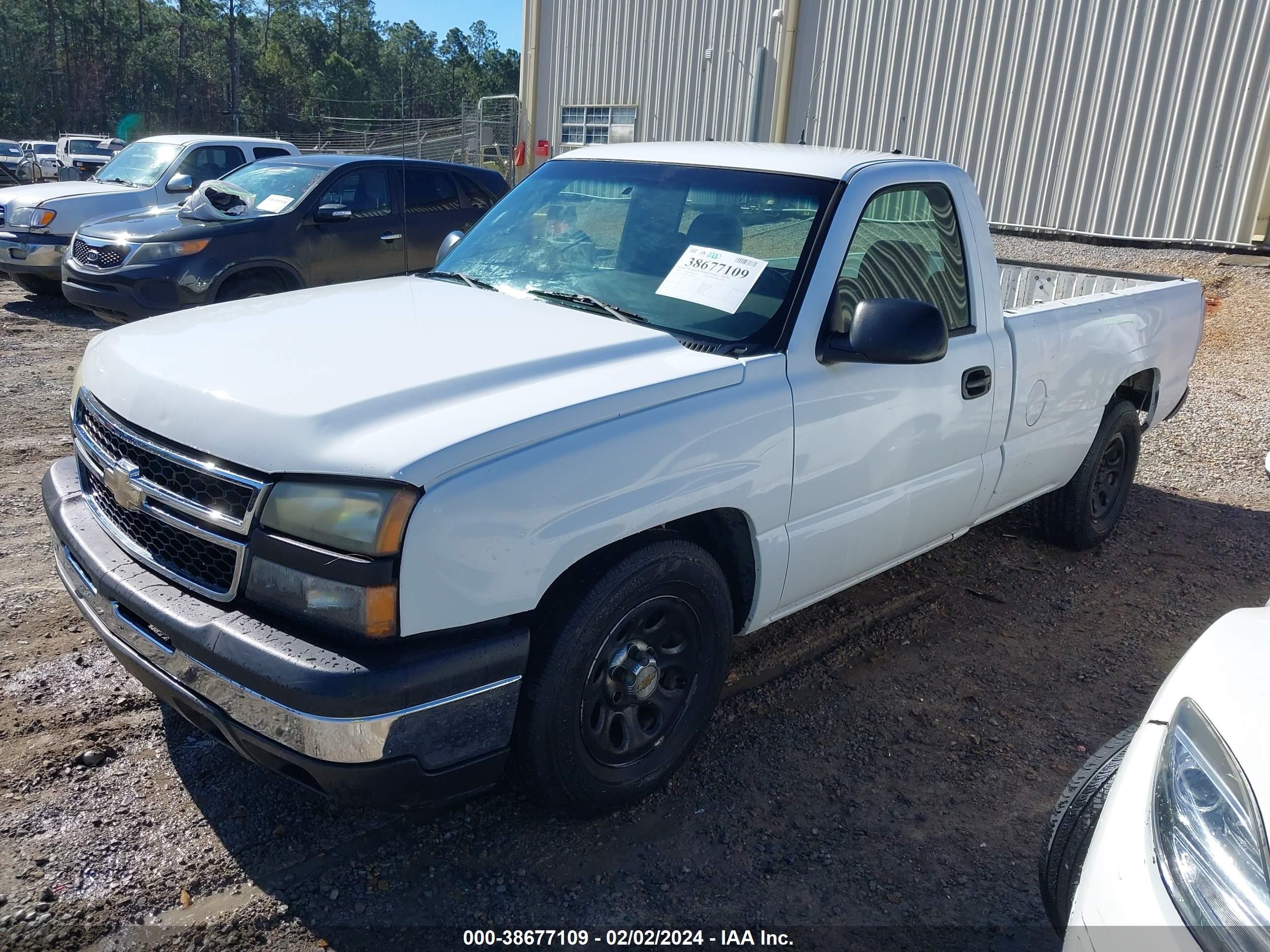 Photo 1 VIN: 1GCEC14X56Z148854 - CHEVROLET SILVERADO 