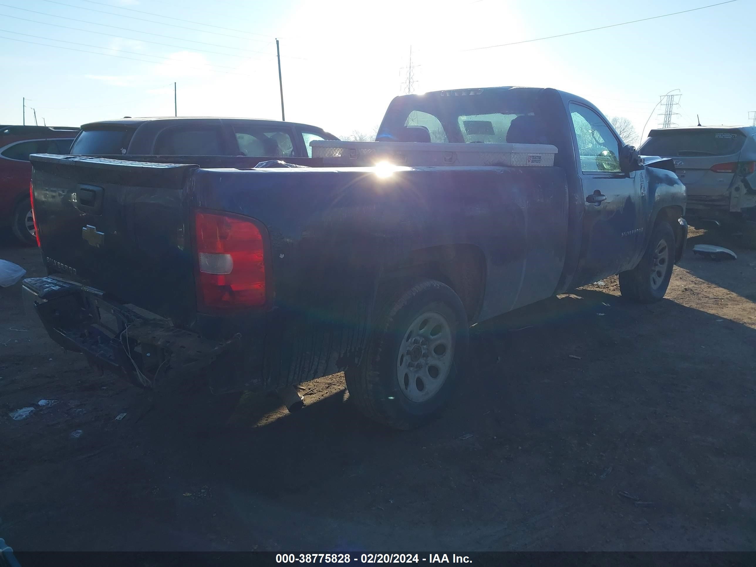 Photo 3 VIN: 1GCEC14X57Z650457 - CHEVROLET SILVERADO 