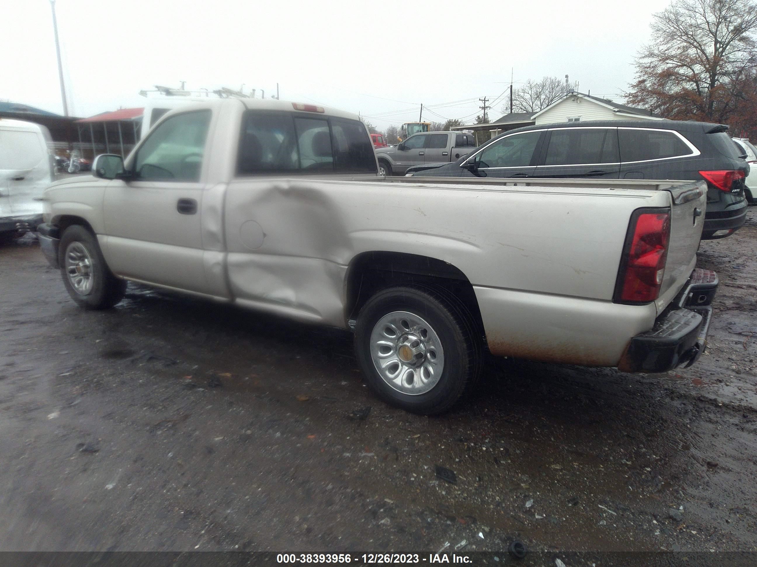 Photo 2 VIN: 1GCEC14X65Z339519 - CHEVROLET SILVERADO 