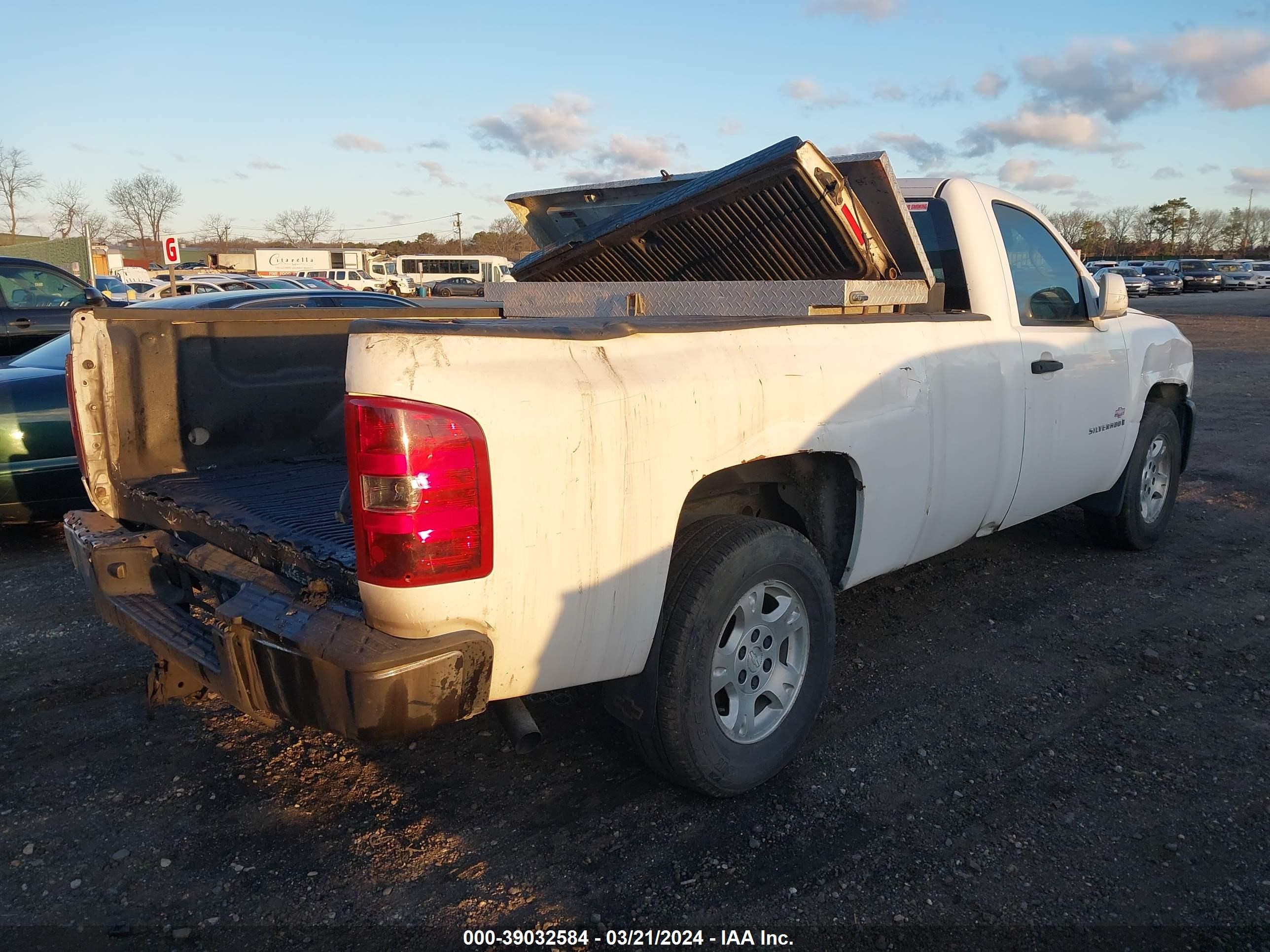 Photo 3 VIN: 1GCEC14X67Z622814 - CHEVROLET SILVERADO 