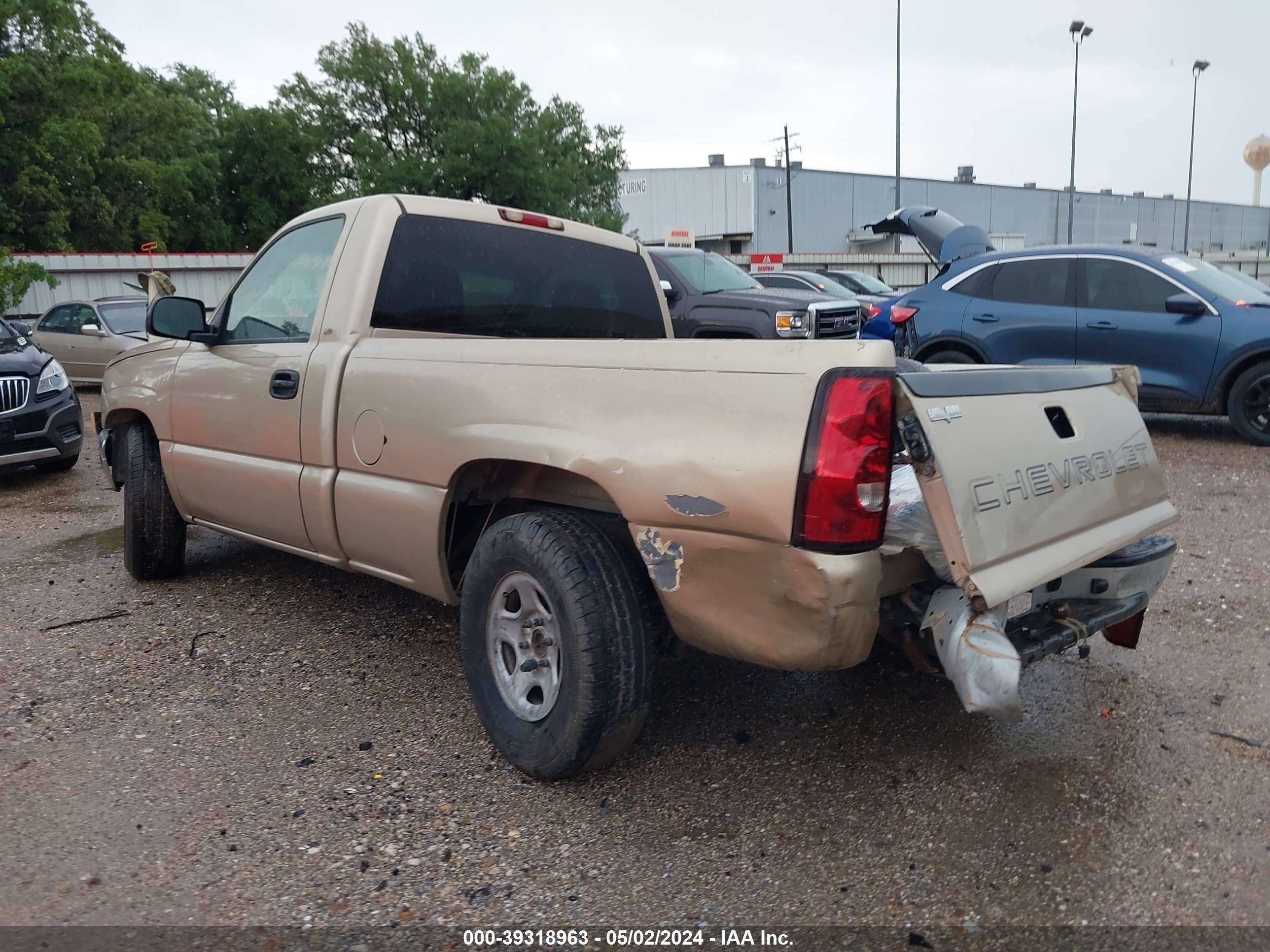 Photo 2 VIN: 1GCEC14X74Z226886 - CHEVROLET SILVERADO 