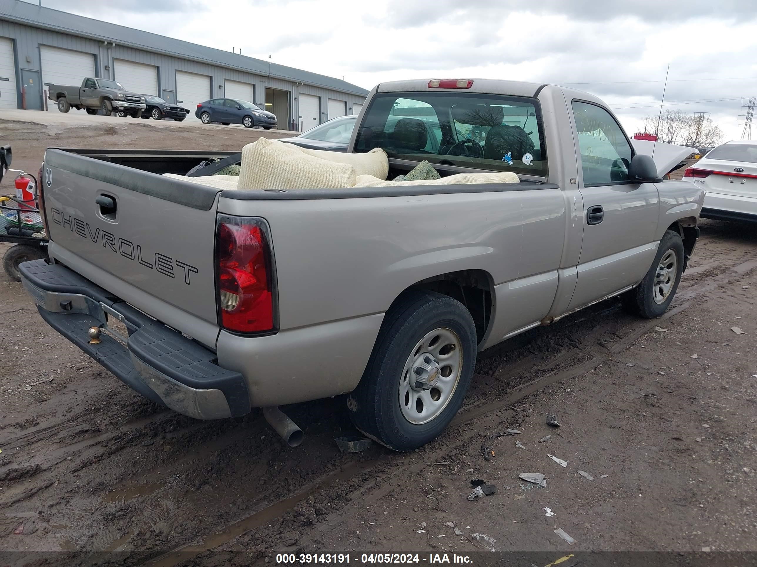 Photo 3 VIN: 1GCEC14X75Z125333 - CHEVROLET SILVERADO 