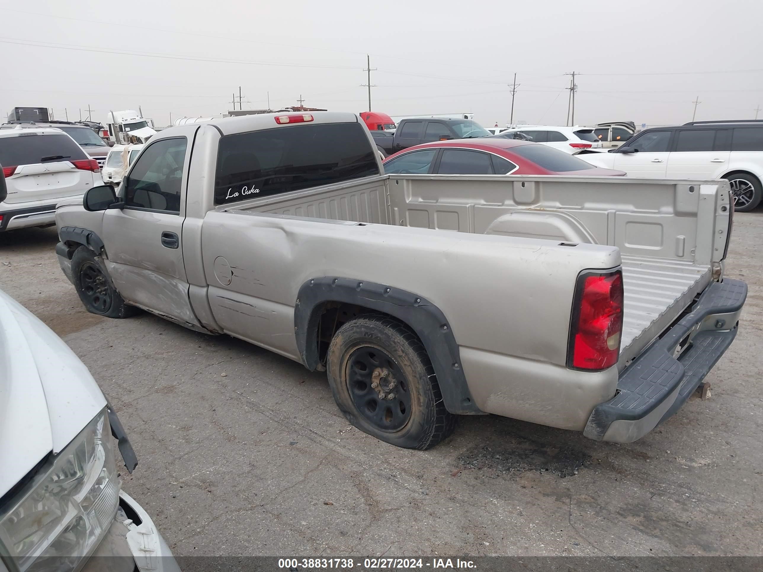 Photo 2 VIN: 1GCEC14X75Z293635 - CHEVROLET SILVERADO 