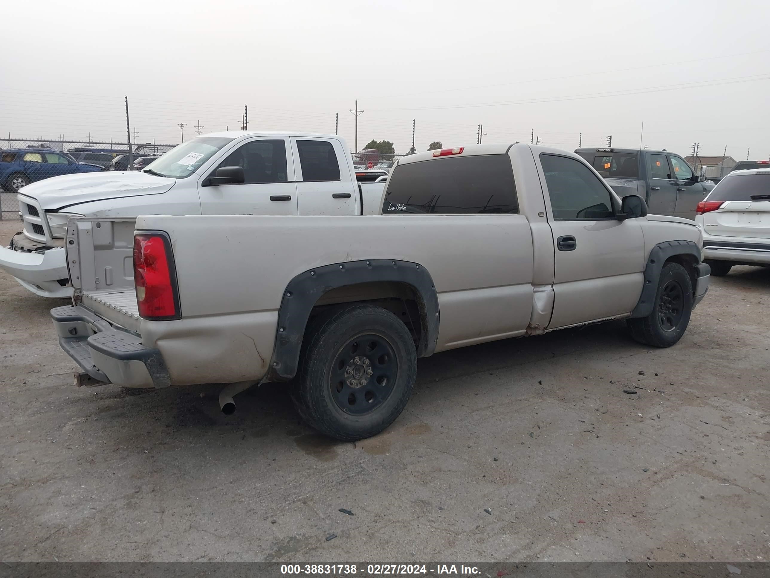 Photo 3 VIN: 1GCEC14X75Z293635 - CHEVROLET SILVERADO 