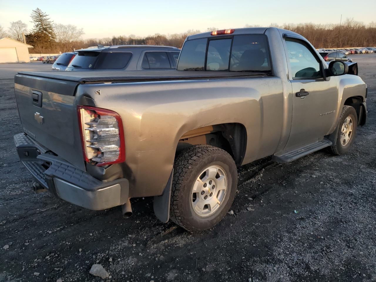 Photo 2 VIN: 1GCEC14X77Z649083 - CHEVROLET SILVERADO 