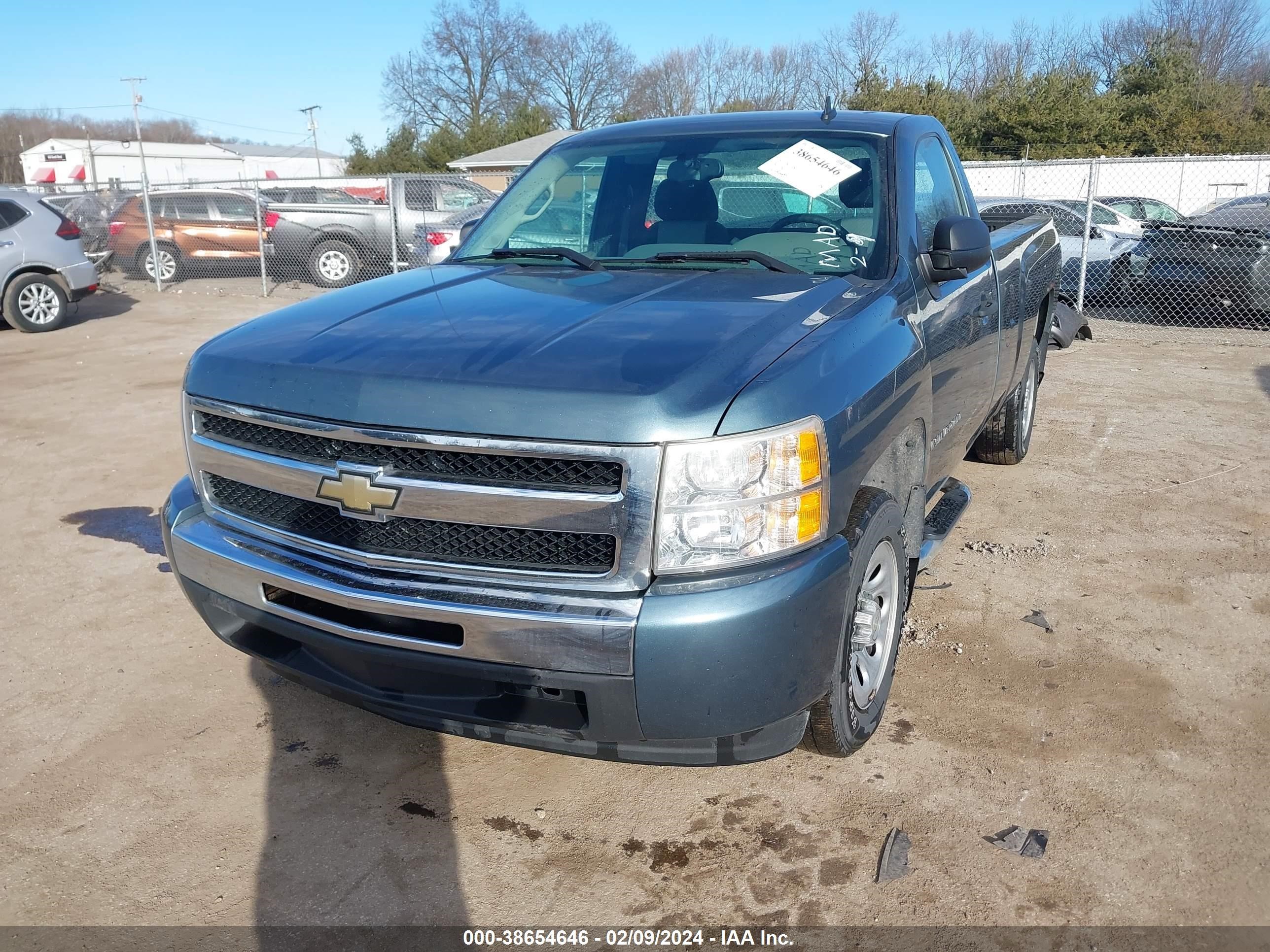 Photo 1 VIN: 1GCEC14X79Z230962 - CHEVROLET SILVERADO 