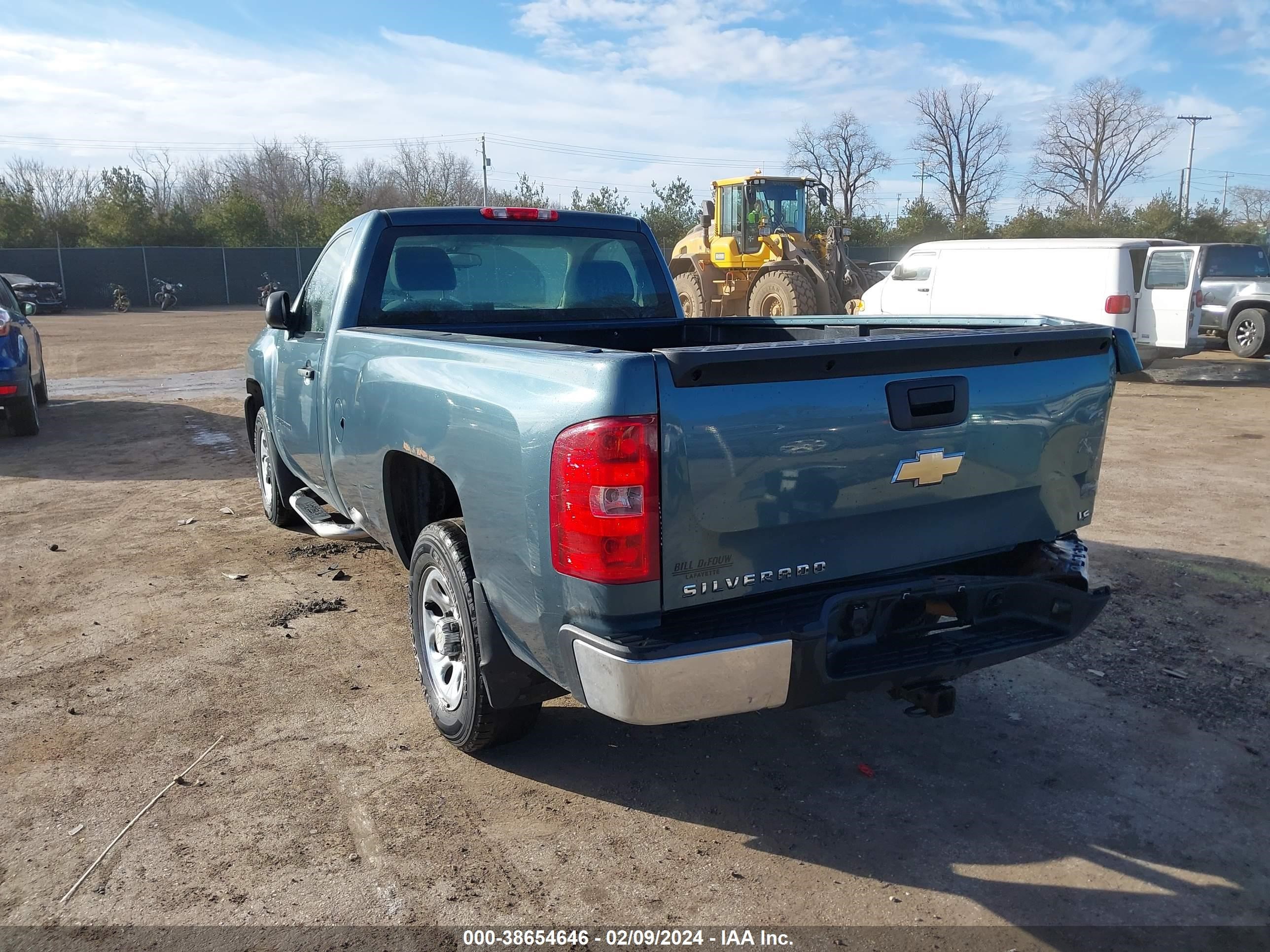 Photo 2 VIN: 1GCEC14X79Z230962 - CHEVROLET SILVERADO 