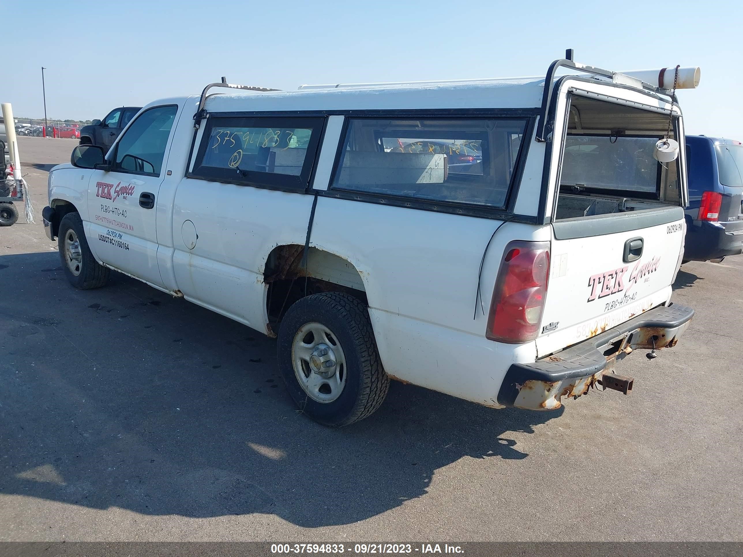 Photo 2 VIN: 1GCEC14X83Z154160 - CHEVROLET SILVERADO 