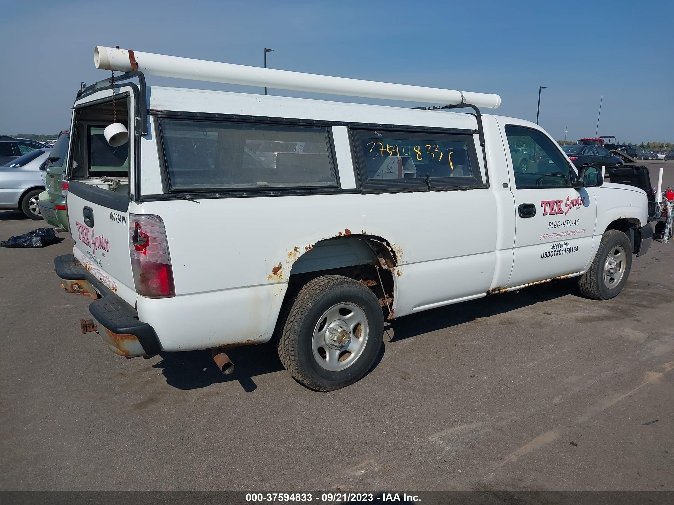 Photo 3 VIN: 1GCEC14X83Z154160 - CHEVROLET SILVERADO 