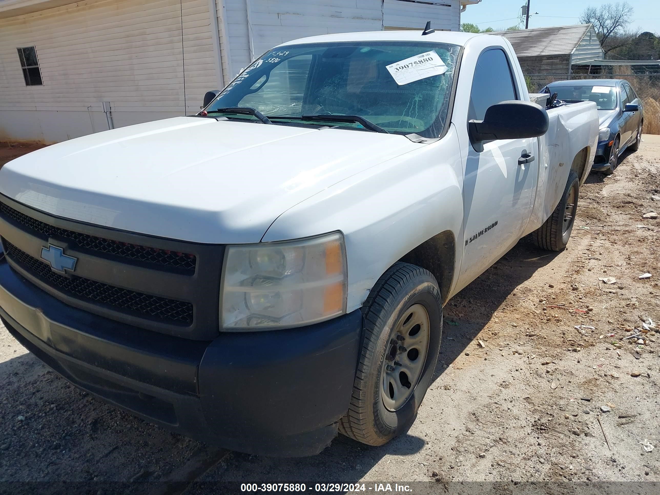 Photo 1 VIN: 1GCEC14X88Z119609 - CHEVROLET SILVERADO 