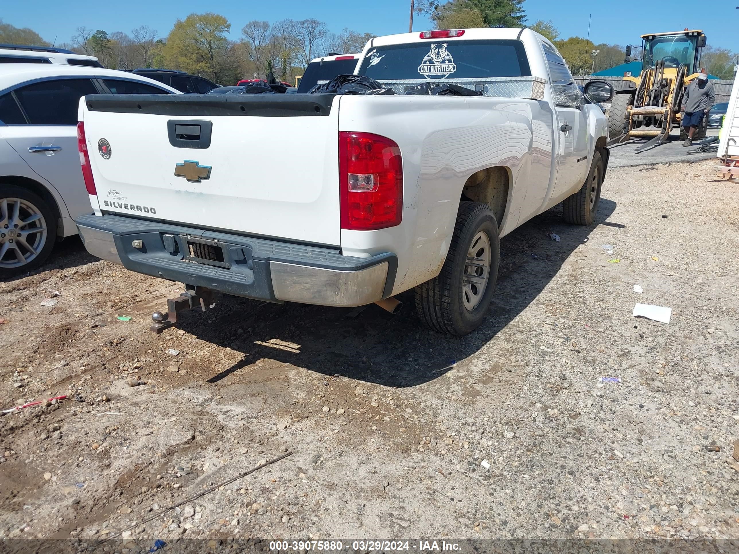 Photo 3 VIN: 1GCEC14X88Z119609 - CHEVROLET SILVERADO 