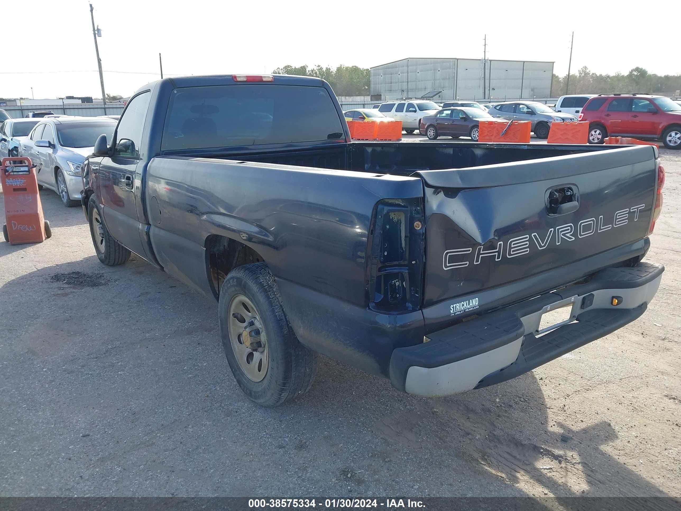 Photo 3 VIN: 1GCEC14X95Z184688 - CHEVROLET SILVERADO 