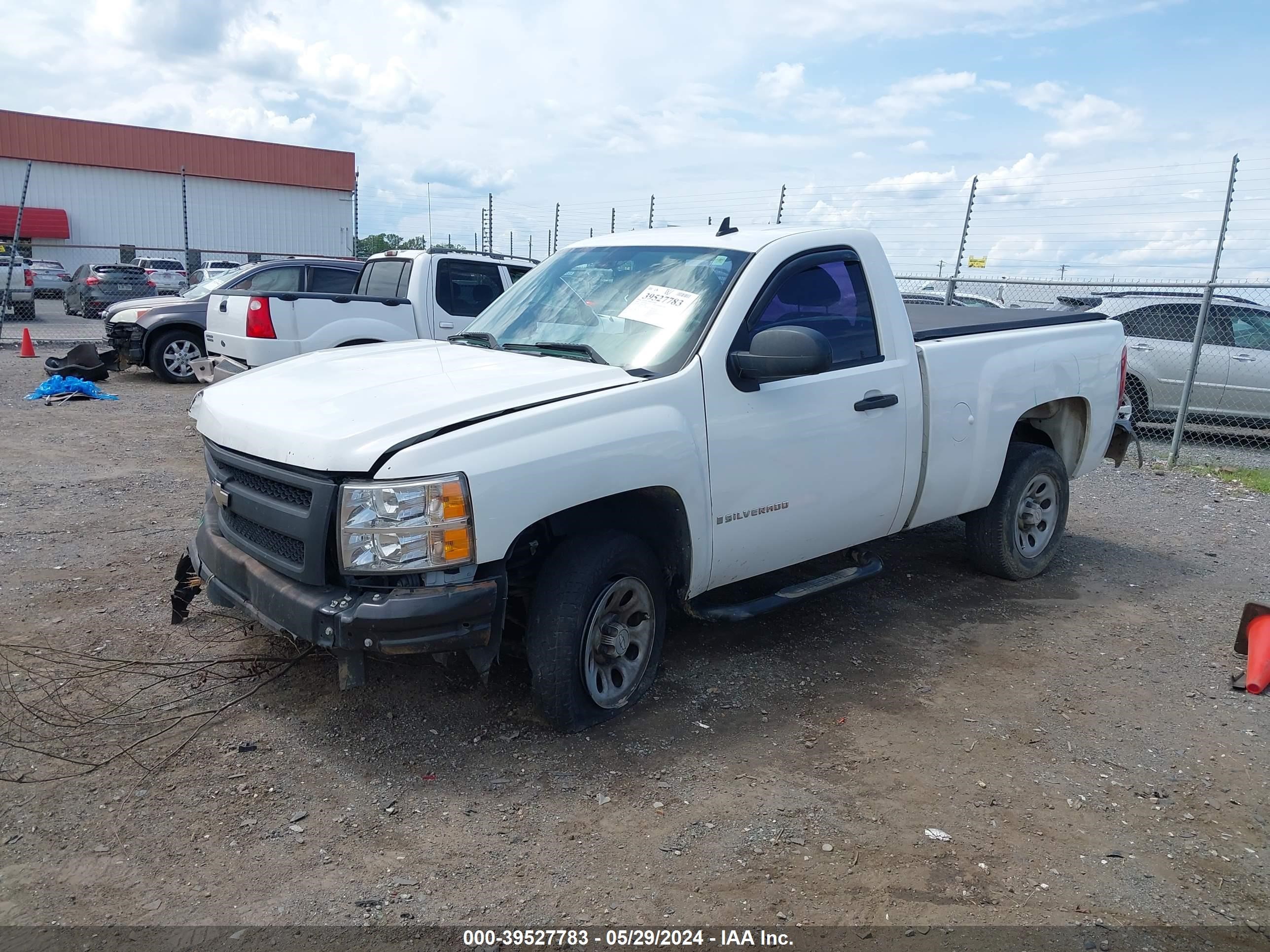 Photo 1 VIN: 1GCEC14X98Z216950 - CHEVROLET SILVERADO 