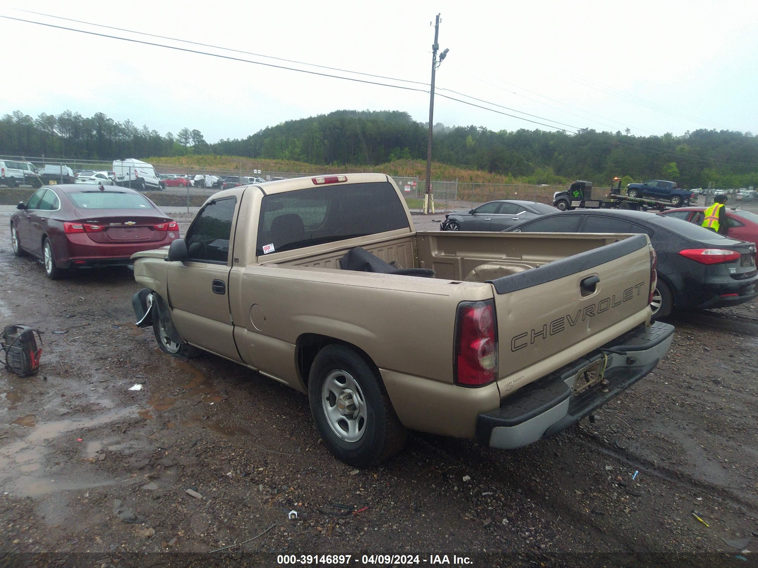 Photo 2 VIN: 1GCEC14XX4Z343412 - CHEVROLET SILVERADO 