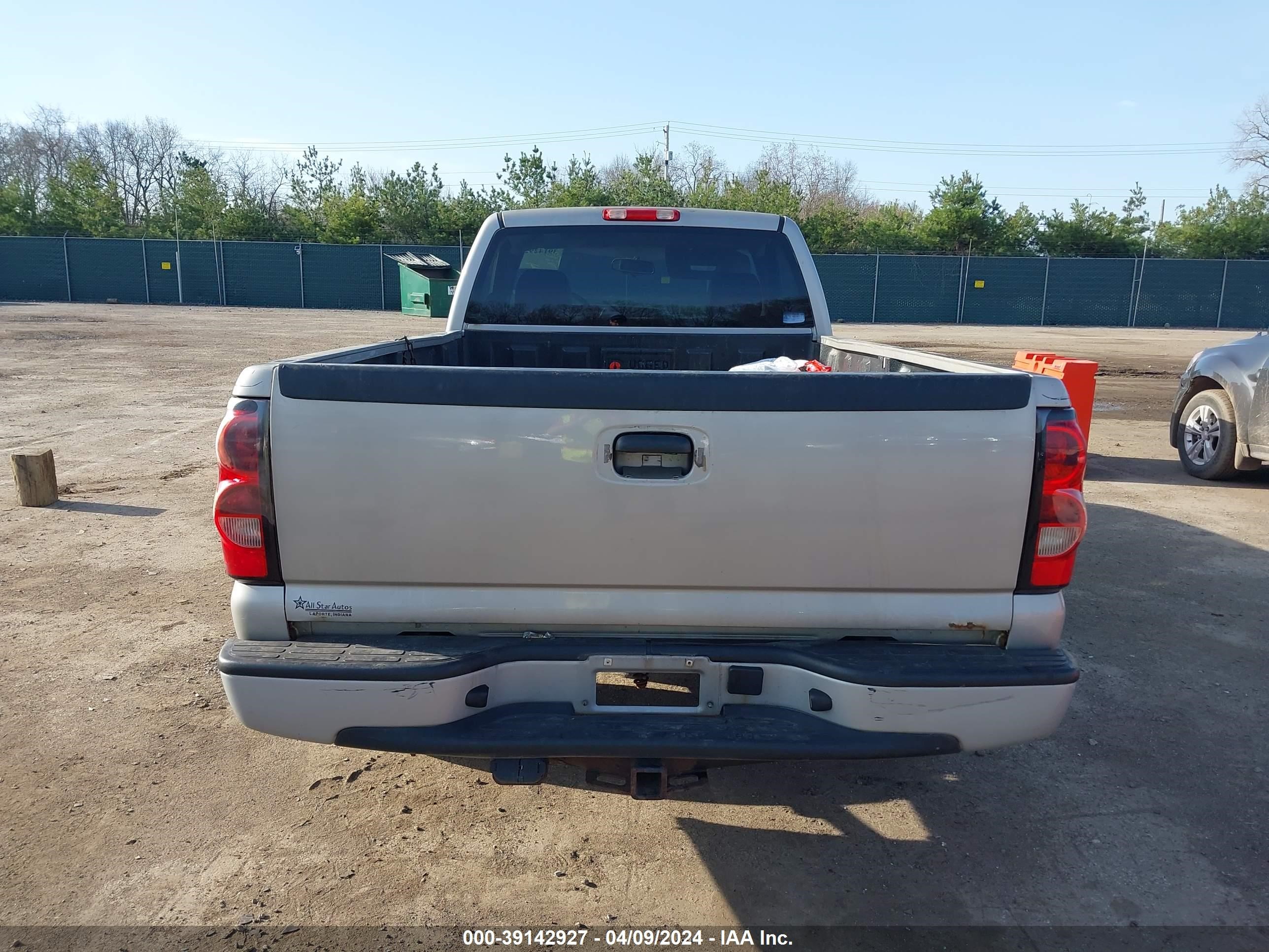 Photo 14 VIN: 1GCEC14XX7Z193791 - CHEVROLET SILVERADO 