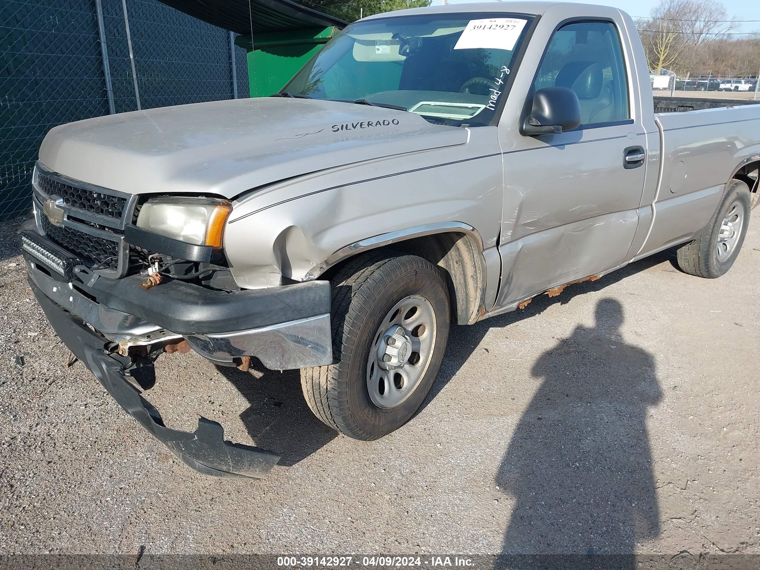 Photo 5 VIN: 1GCEC14XX7Z193791 - CHEVROLET SILVERADO 