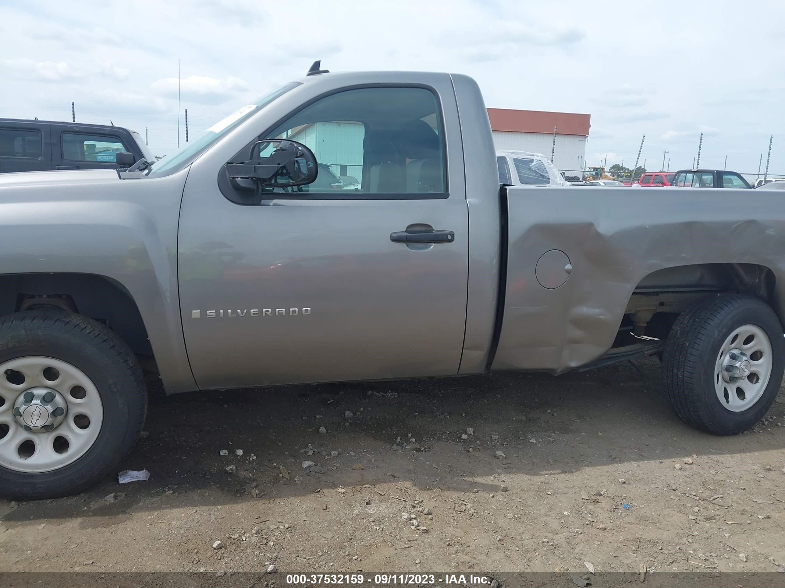 Photo 13 VIN: 1GCEC14XX9Z151477 - CHEVROLET SILVERADO 