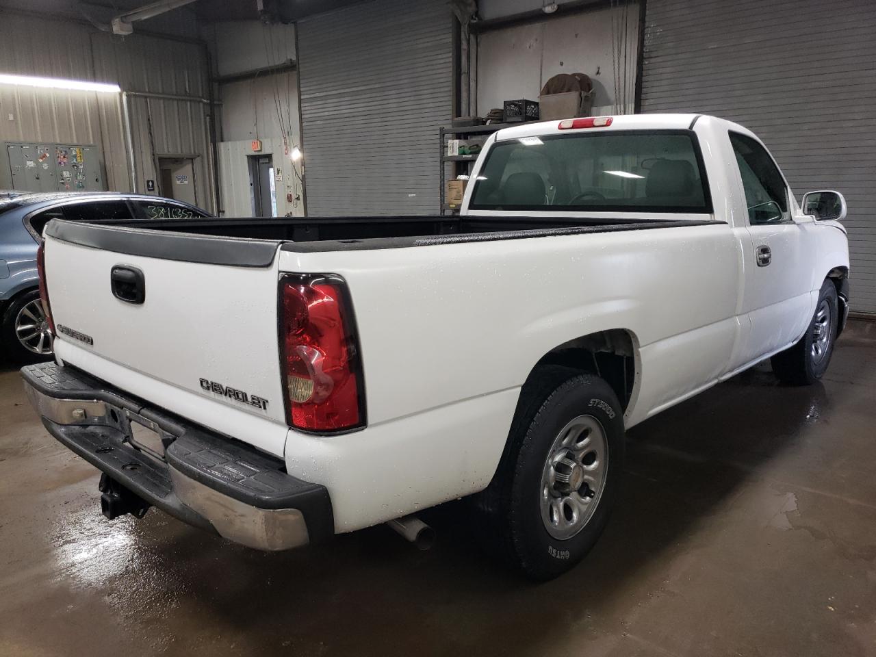 Photo 2 VIN: 1GCEC14Z86E252053 - CHEVROLET SILVERADO 