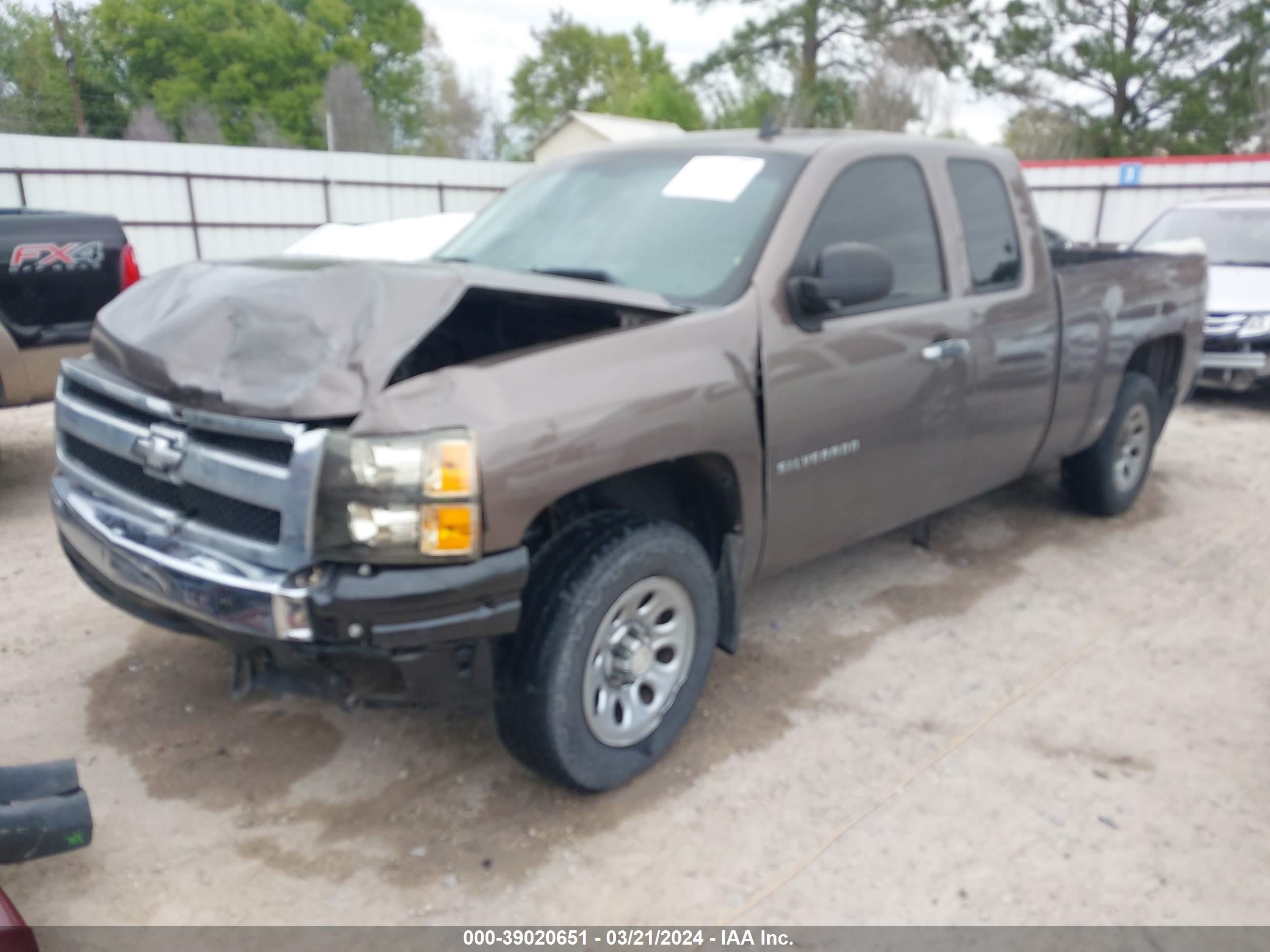 Photo 1 VIN: 1GCEC19C17Z649747 - CHEVROLET SILVERADO 