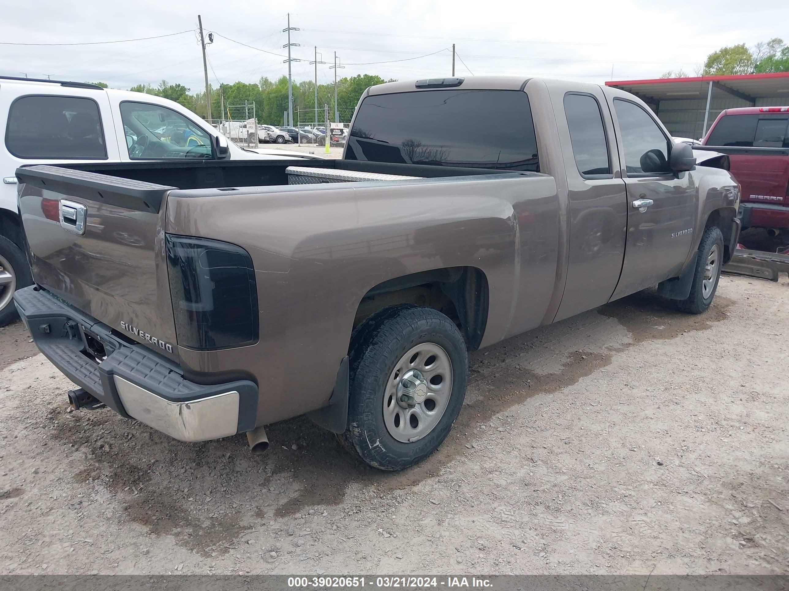 Photo 3 VIN: 1GCEC19C17Z649747 - CHEVROLET SILVERADO 