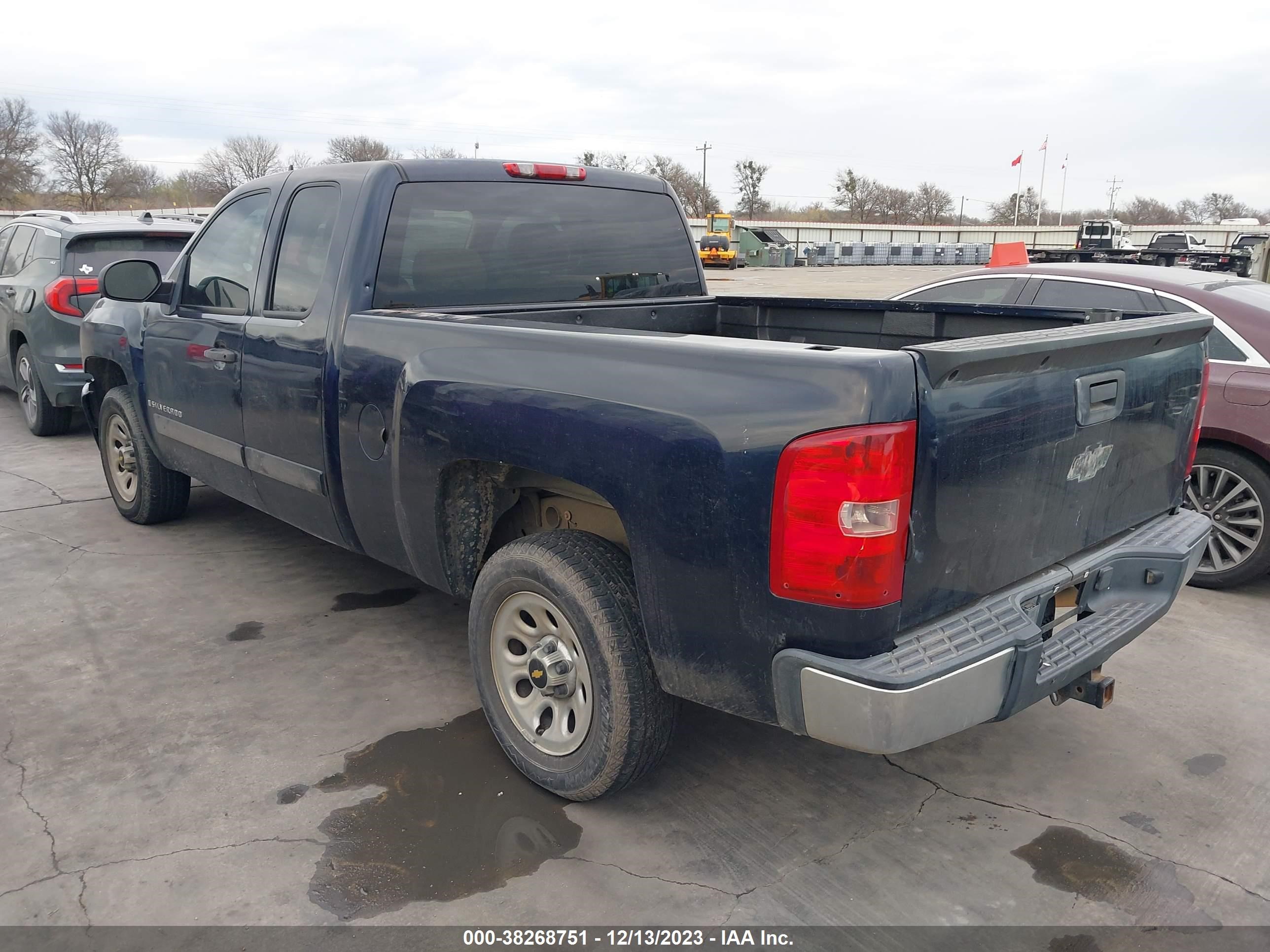 Photo 2 VIN: 1GCEC19C18Z298968 - CHEVROLET SILVERADO 