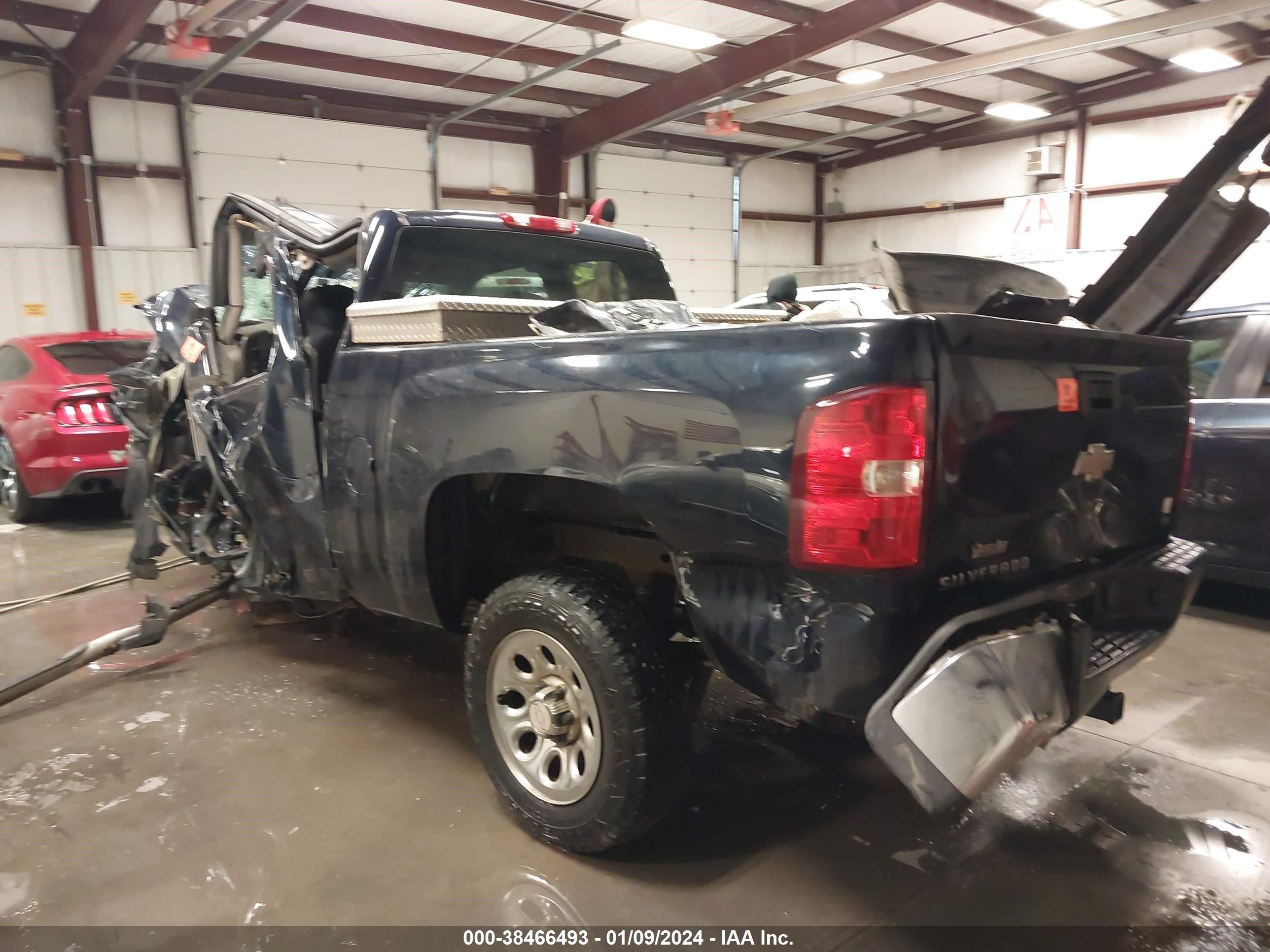 Photo 2 VIN: 1GCEC19C68Z179698 - CHEVROLET SILVERADO 