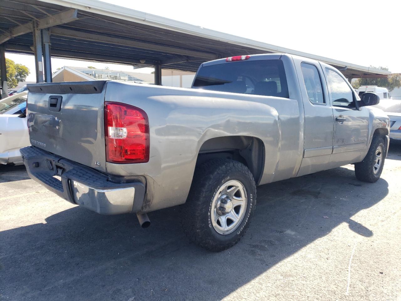 Photo 2 VIN: 1GCEC19C68Z330832 - CHEVROLET SILVERADO 