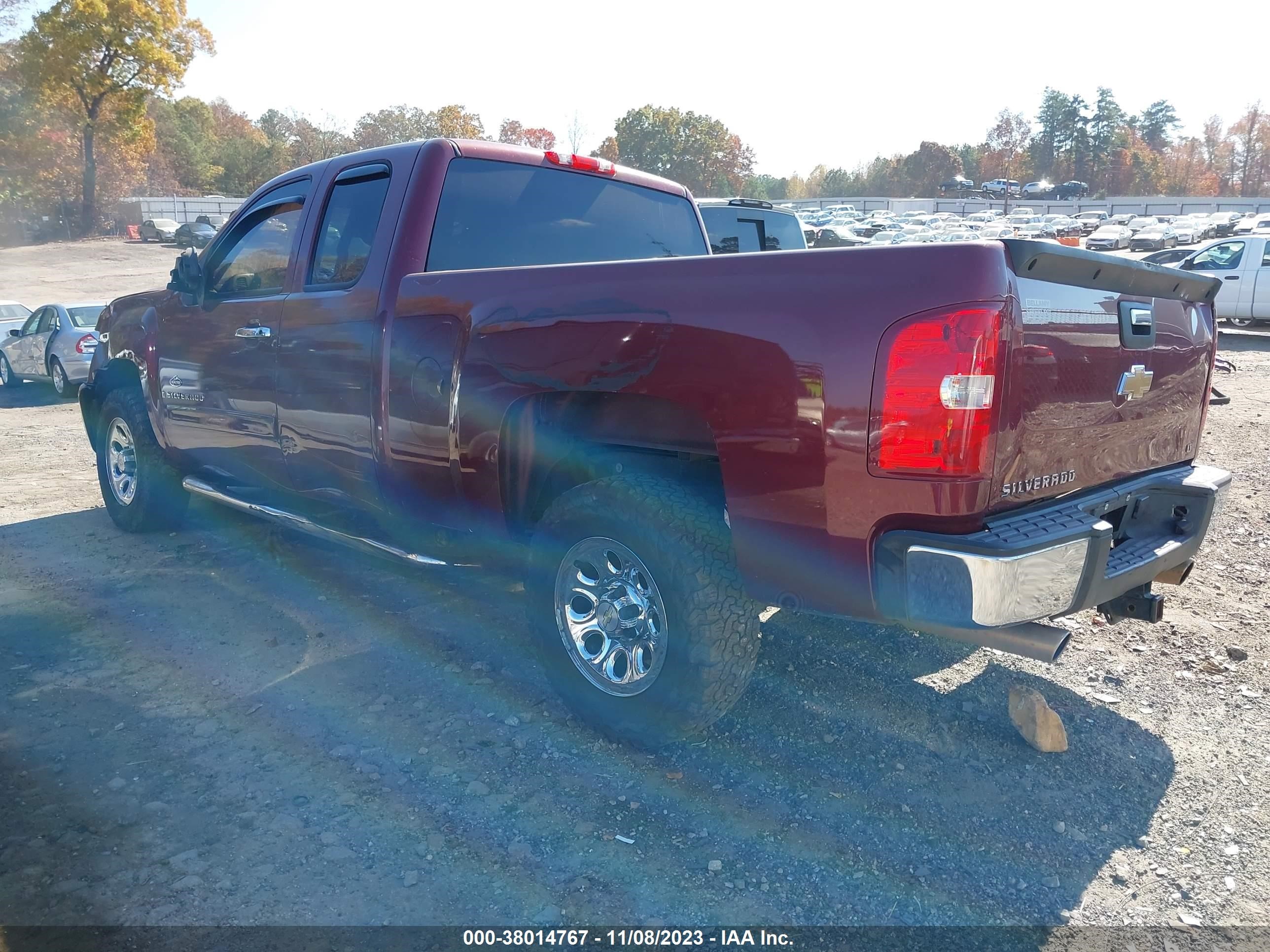 Photo 2 VIN: 1GCEC19C88Z106672 - CHEVROLET SILVERADO 