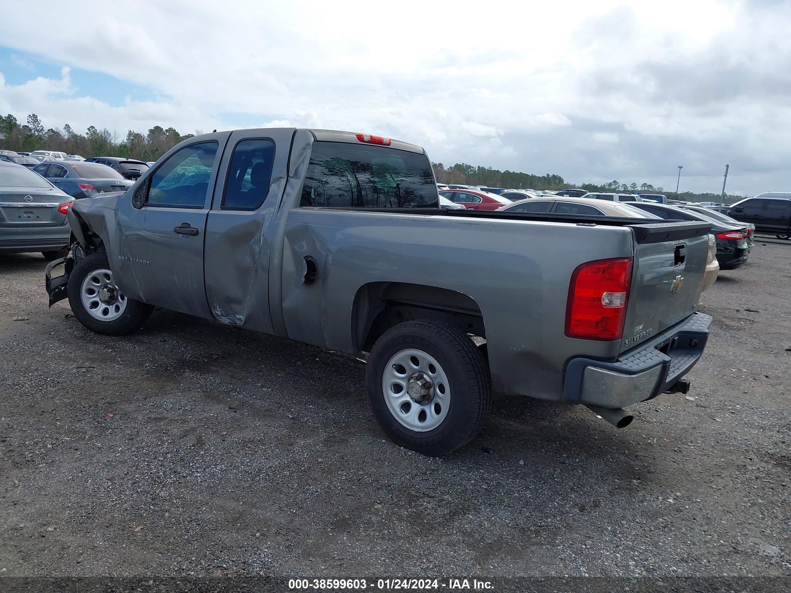 Photo 2 VIN: 1GCEC19C97Z619413 - CHEVROLET SILVERADO 