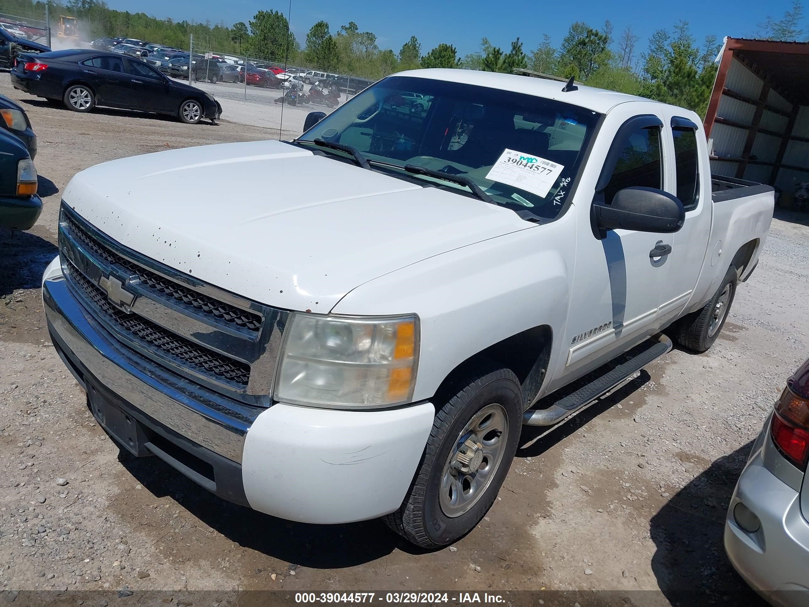 Photo 1 VIN: 1GCEC19CX9Z293334 - CHEVROLET SILVERADO 