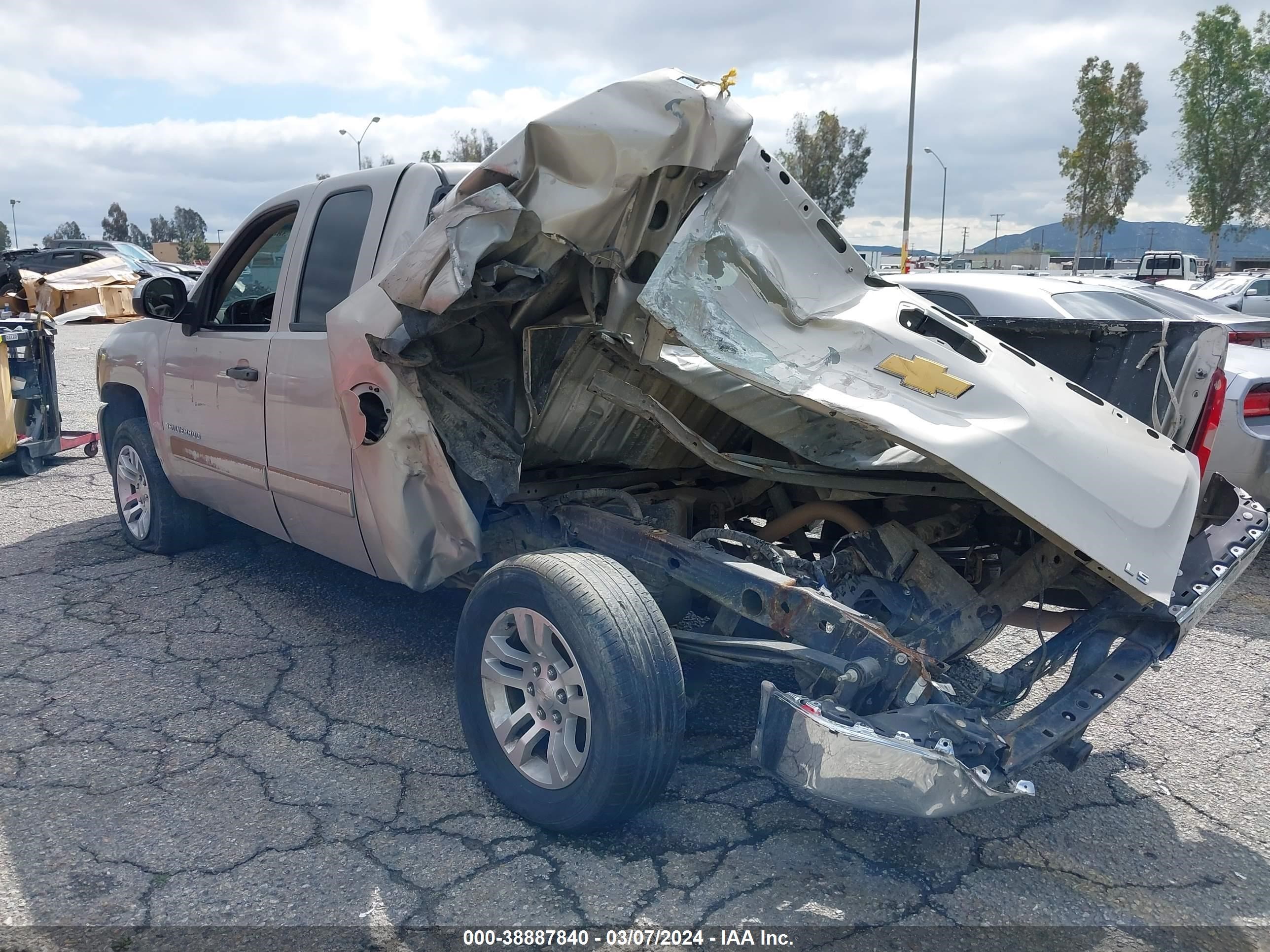 Photo 2 VIN: 1GCEC19J28Z229382 - CHEVROLET SILVERADO 